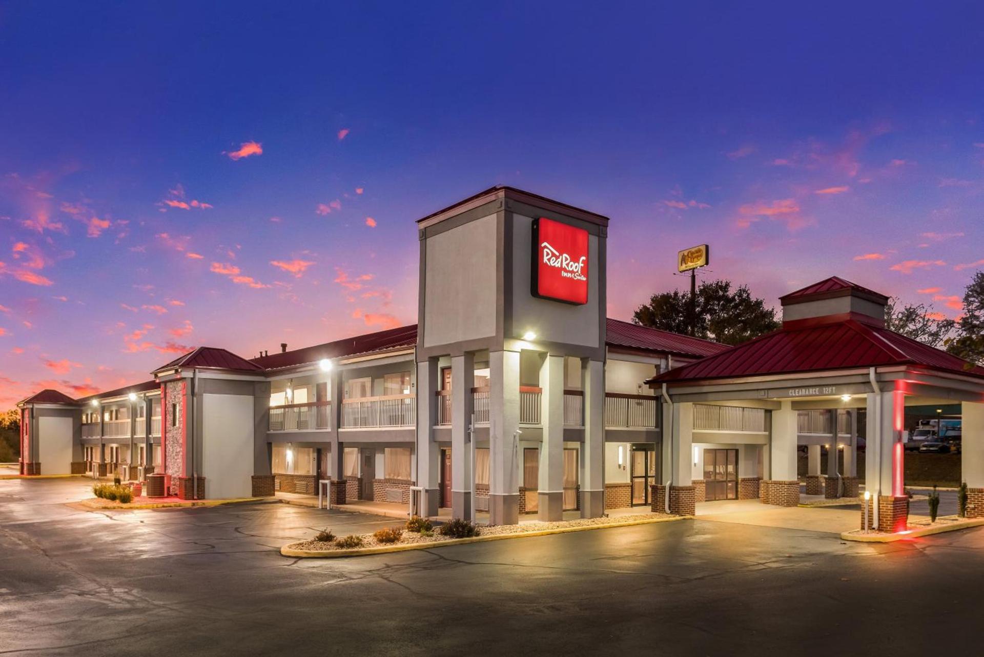 Red Roof Inn & Suites Athens, AL photo 5