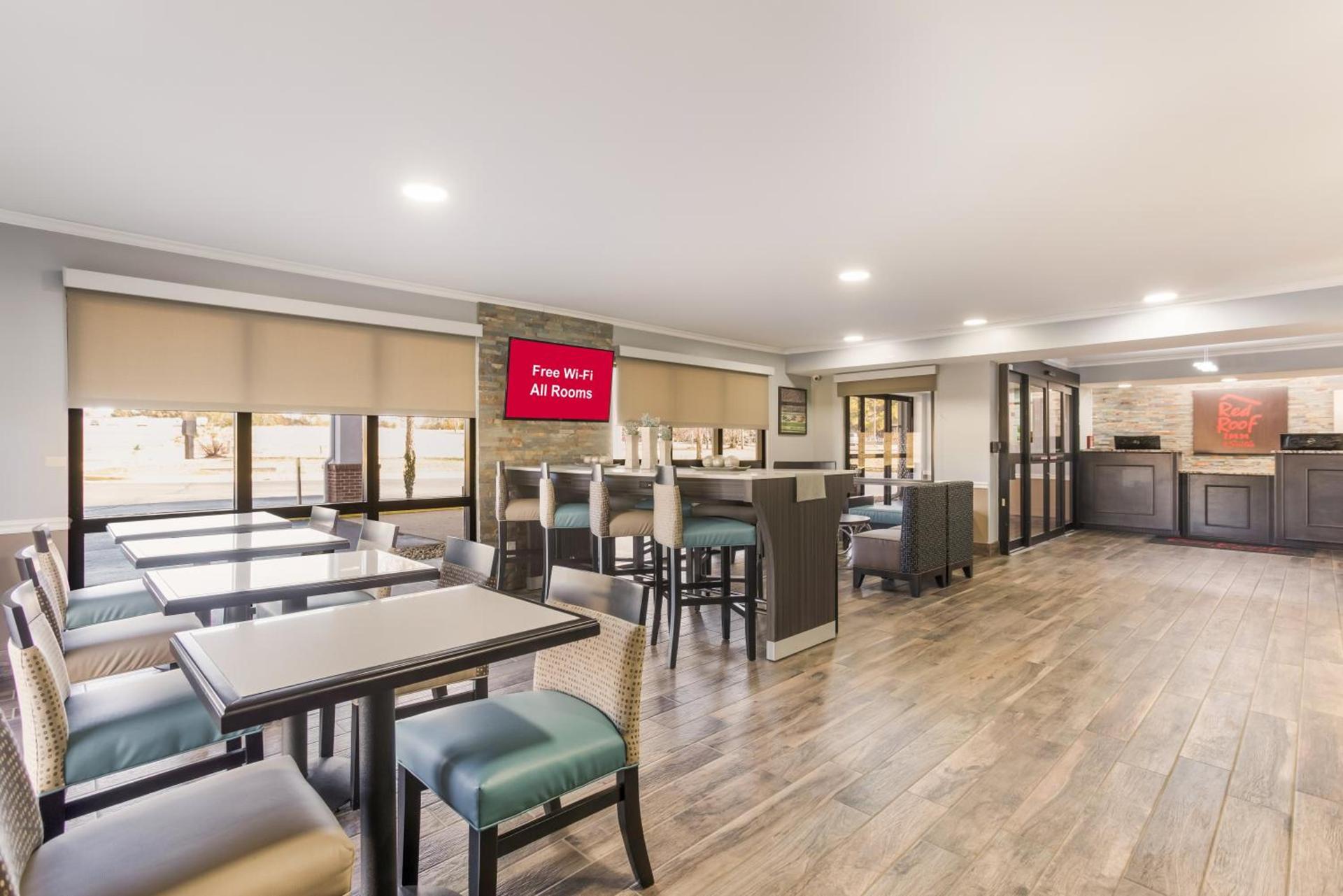 Red Roof Inn & Suites Athens, AL photo 9