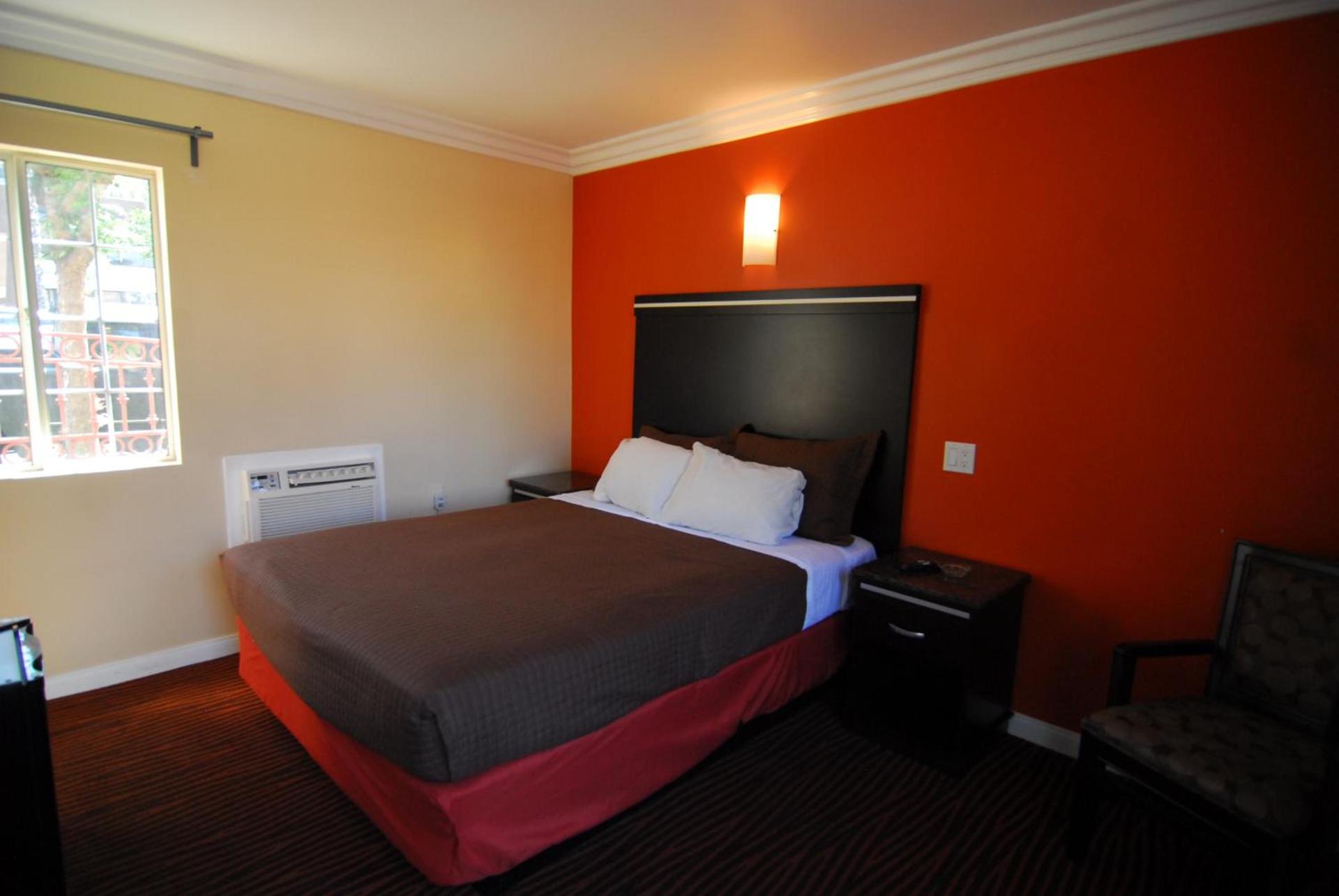 Studio City Inn - Near Universal Studios Hollywood photo 1