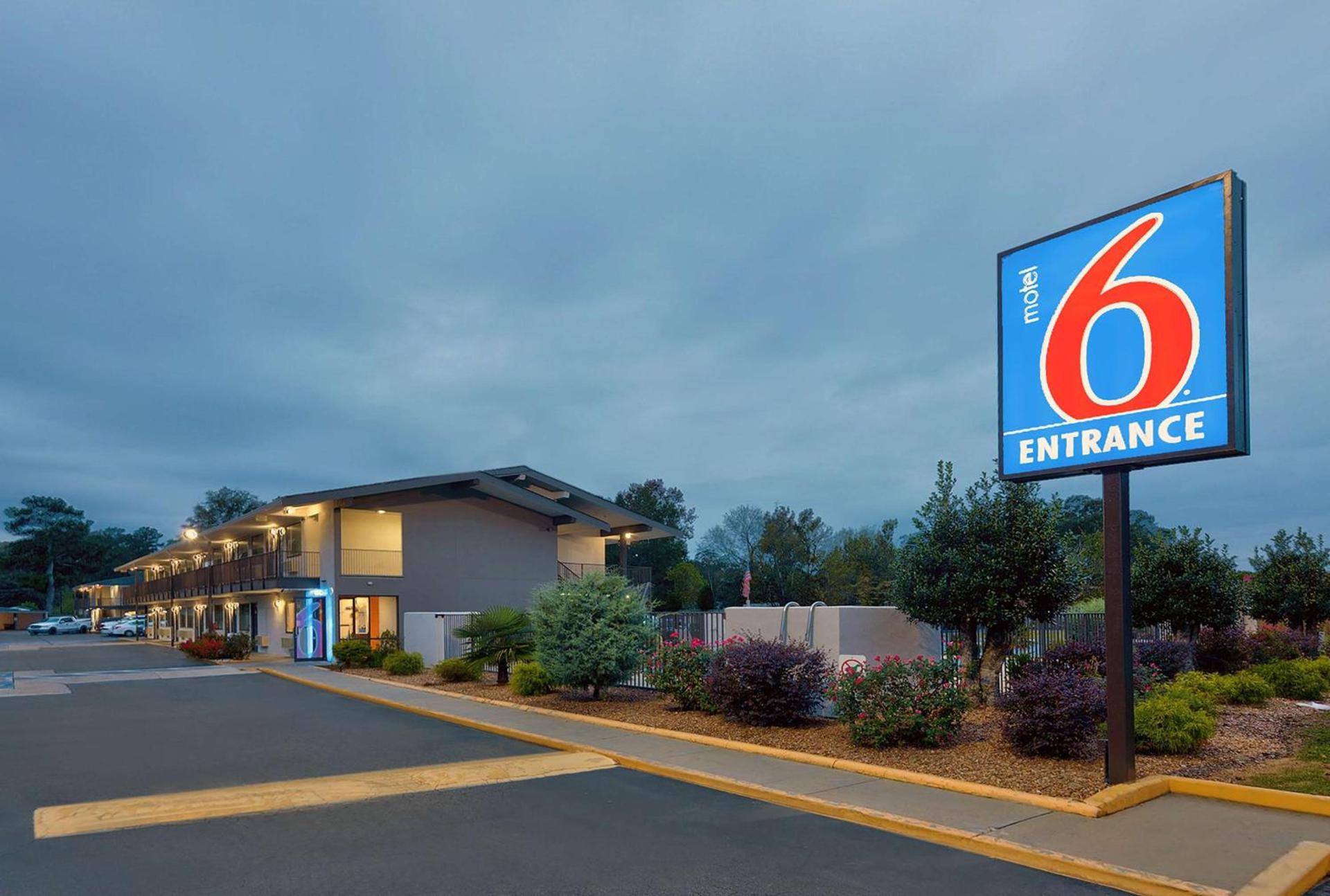 Motel 6-Columbus, GA photo 1