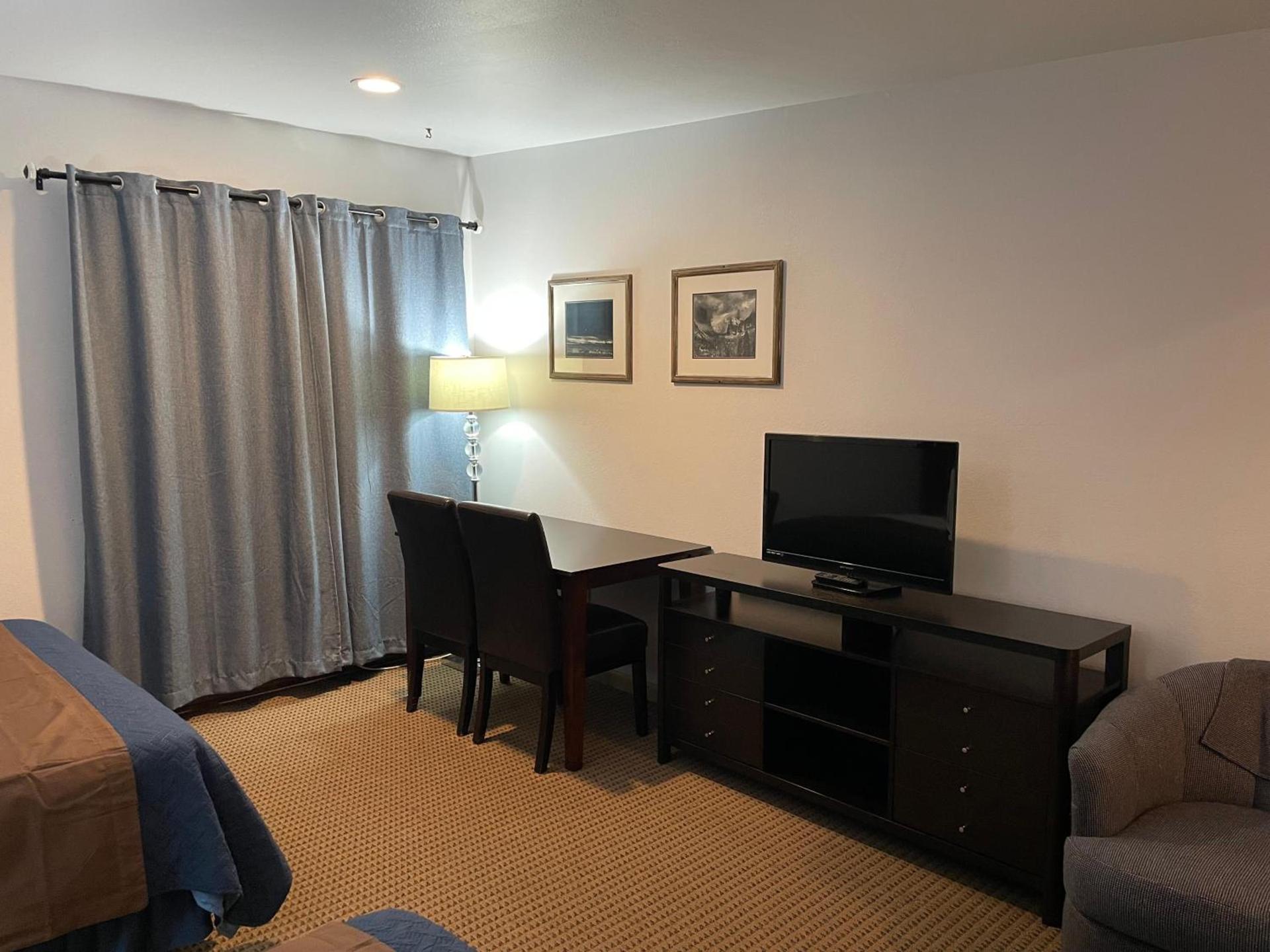 Valley Hi Hotel photo 9