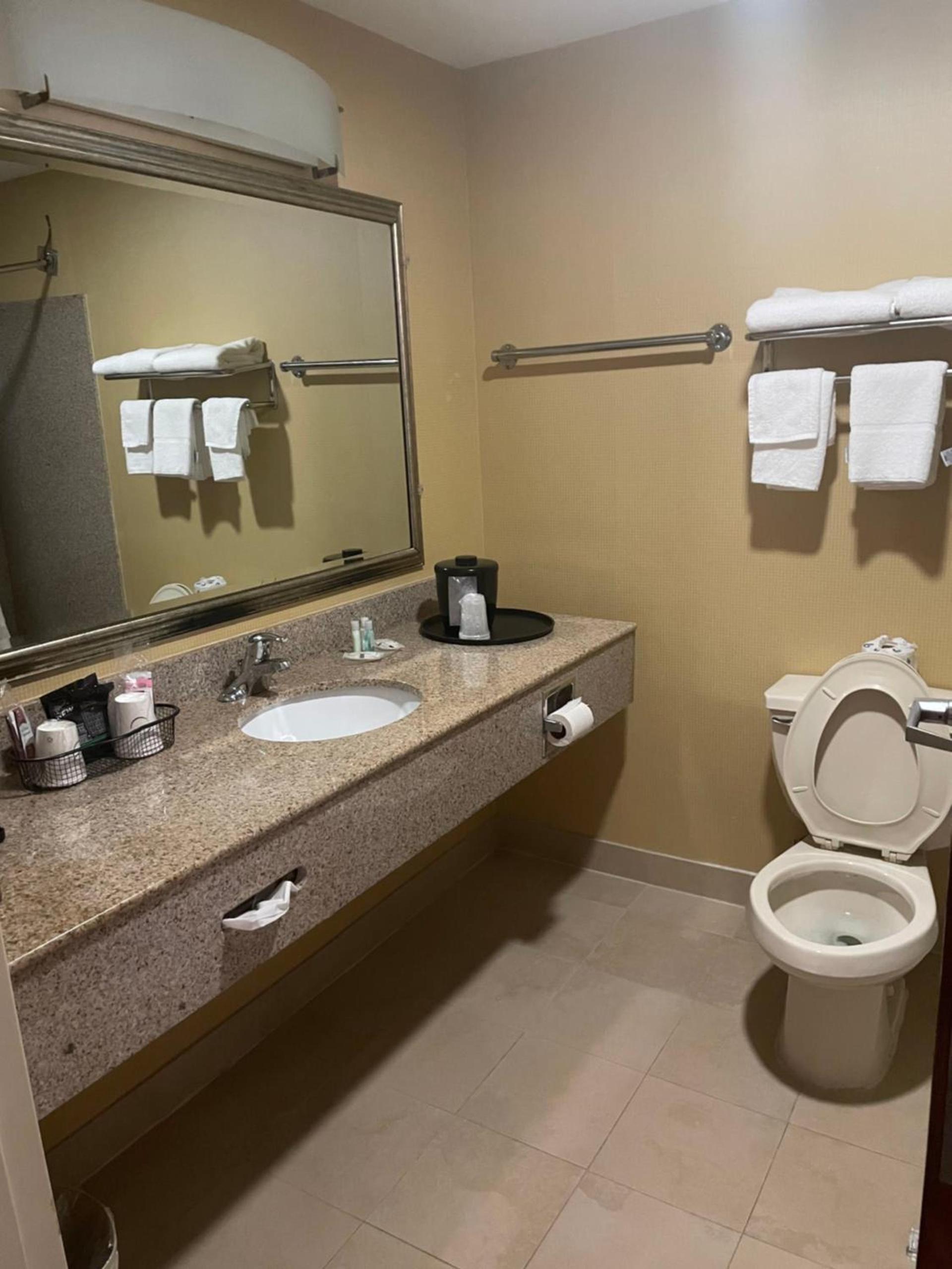 Quality Inn Vineland photo 36