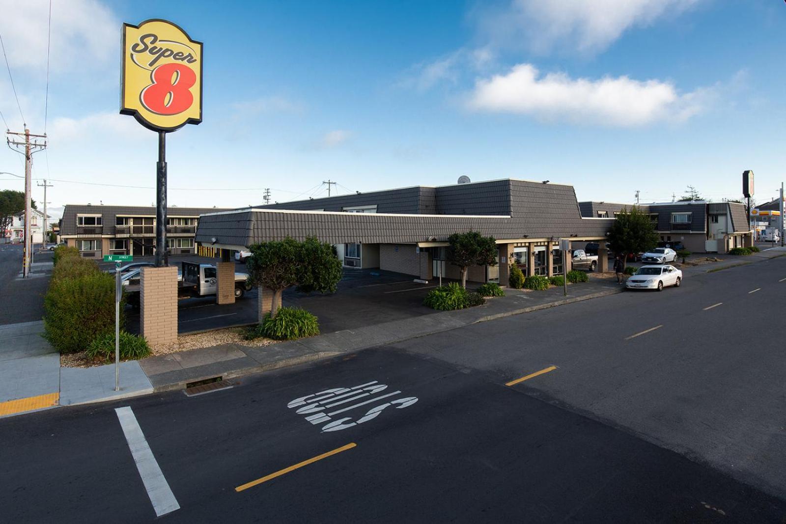 Super 8 by Wyndham Eureka — hotel in Eureka