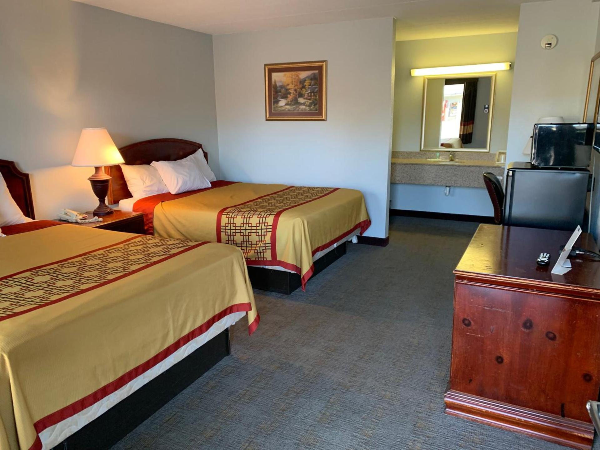 Pigeon Forge Parkway Inn photo 23