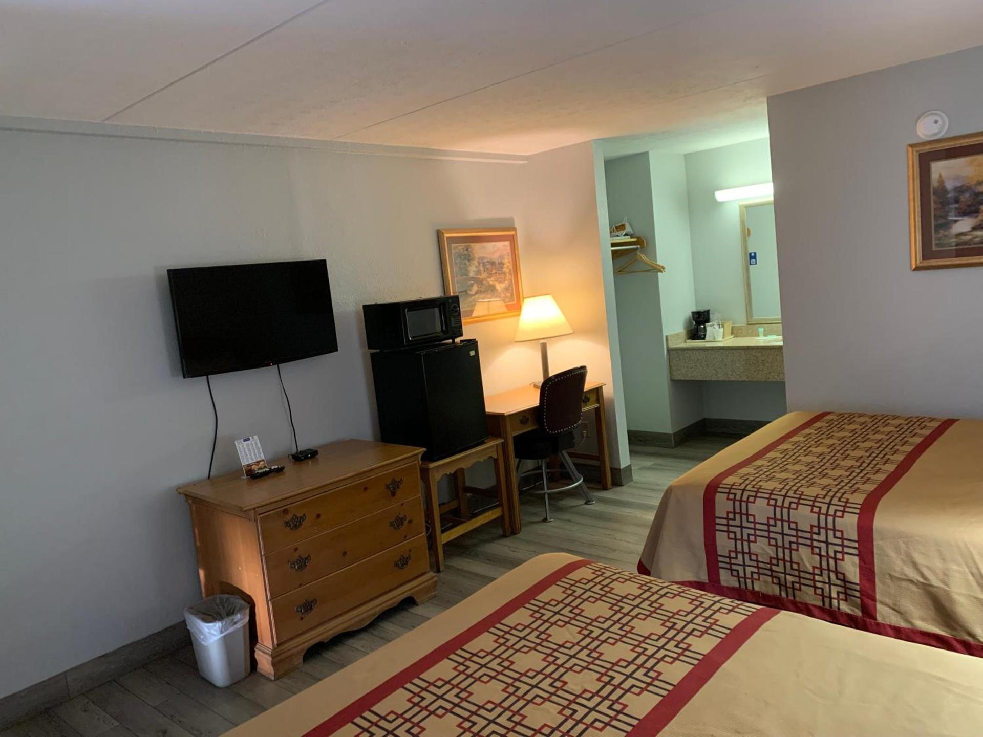 Pigeon Forge Parkway Inn photo 24