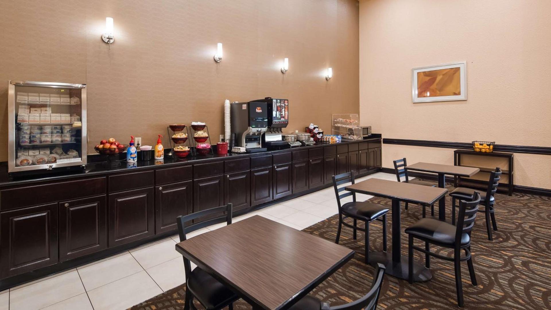 Best Western Plus Newark/Christiana Inn photo 7