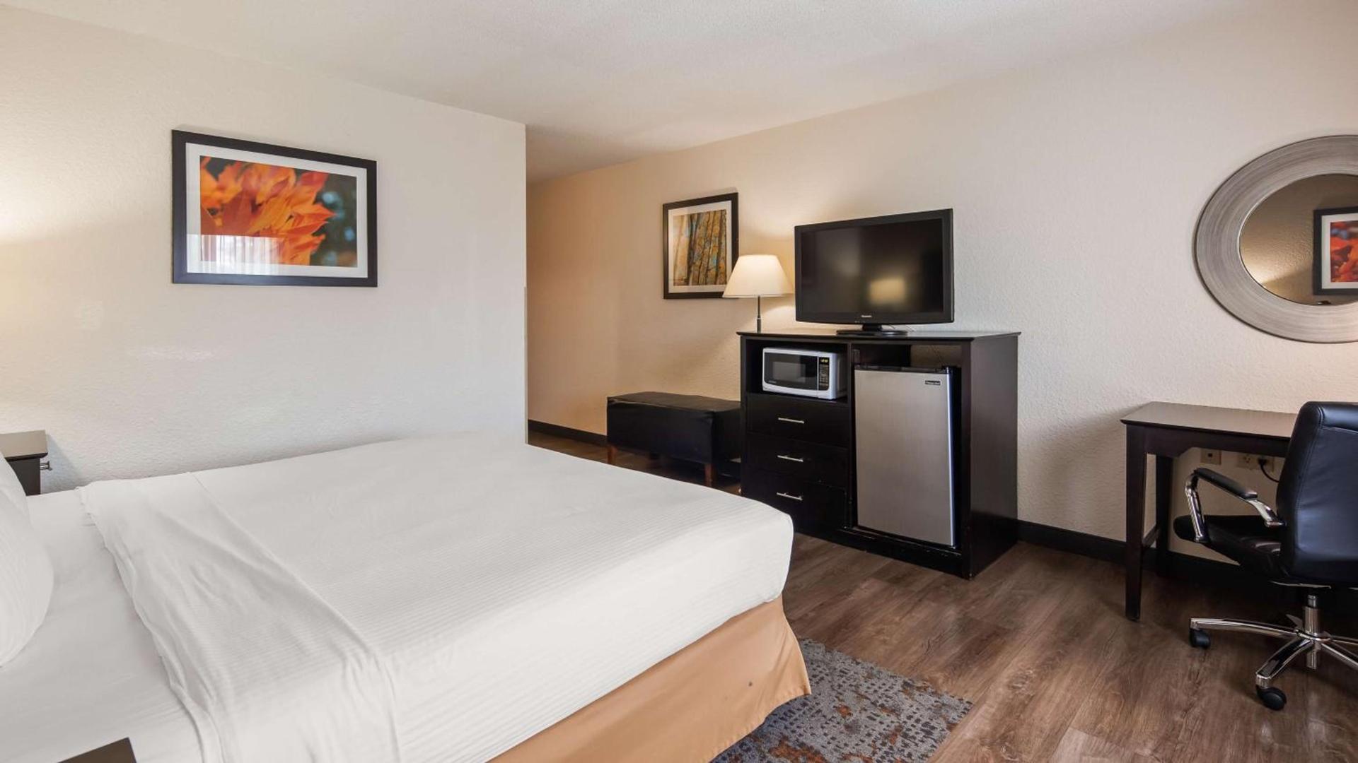 Best Western Plus Newark/Christiana Inn photo 13