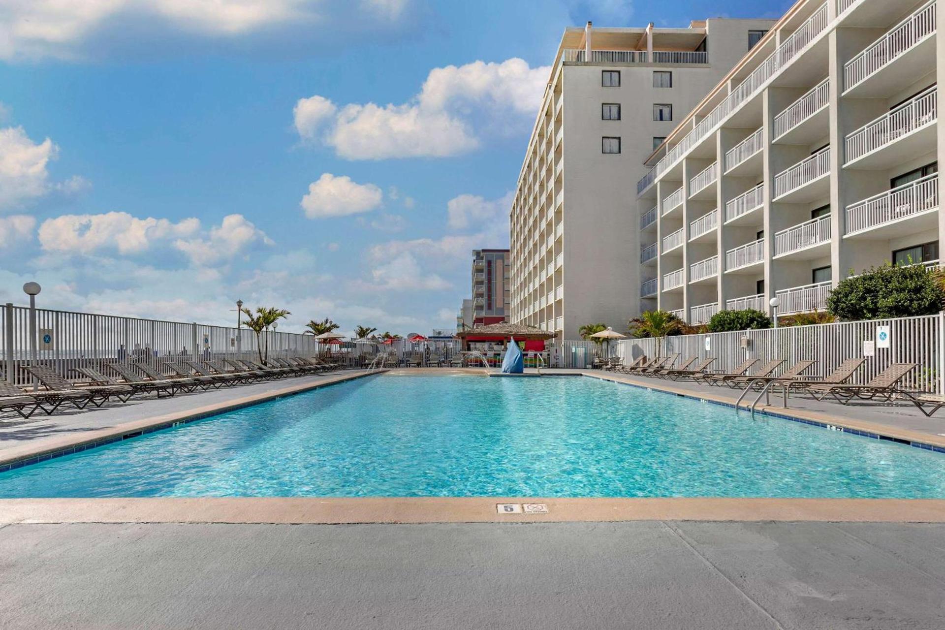Quality Inn Boardwalk photo 65