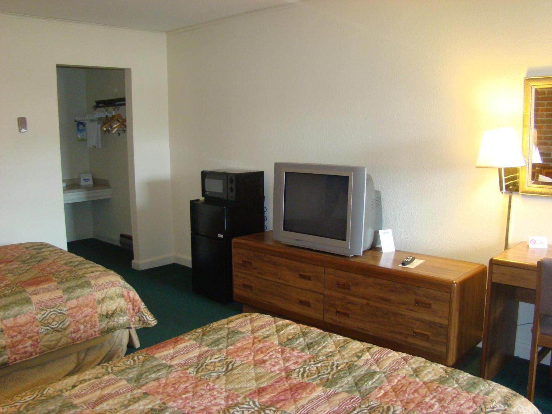 Aderi Hotel Lewisburg photo 22
