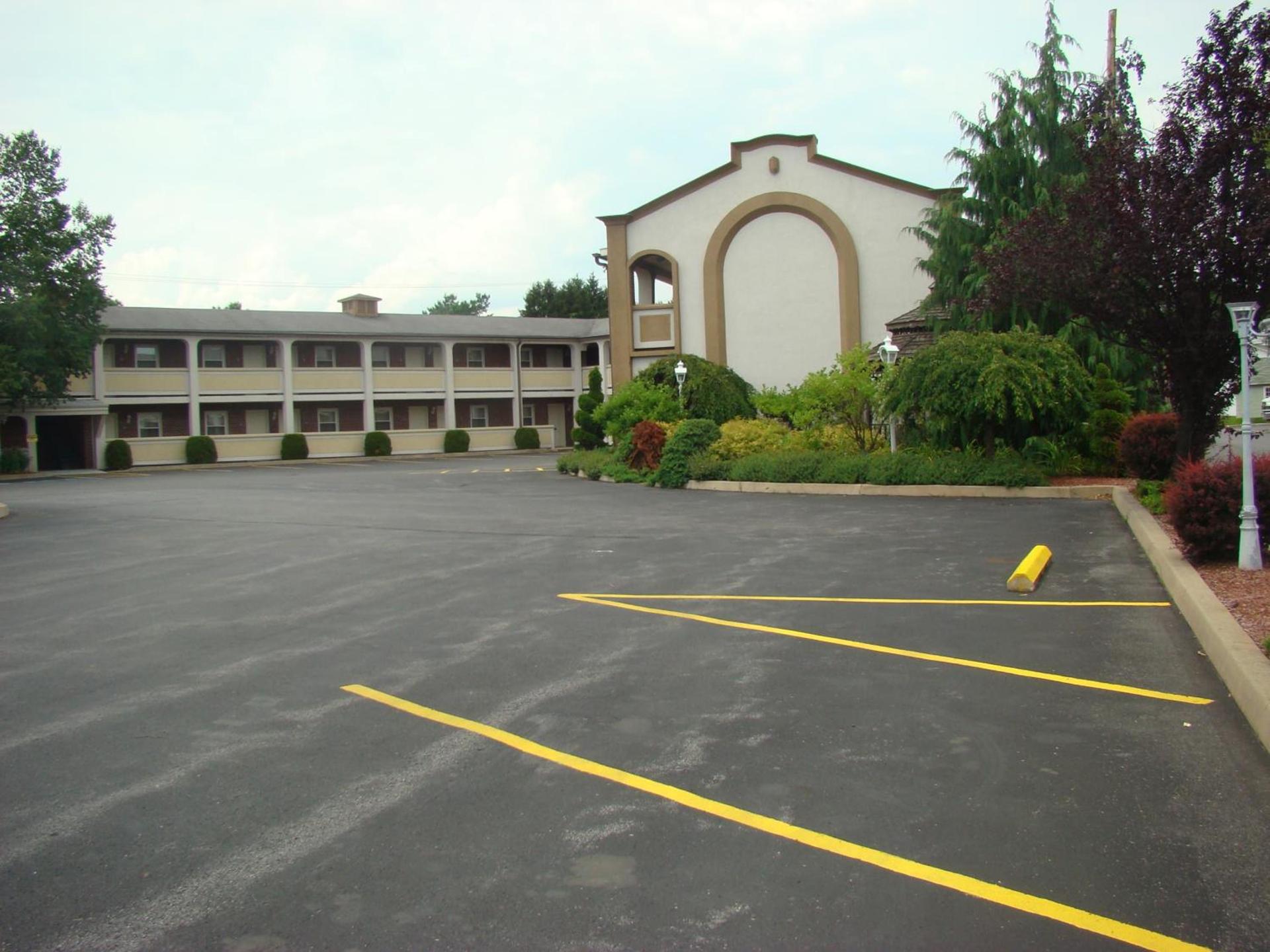 Aderi Hotel Lewisburg photo 36