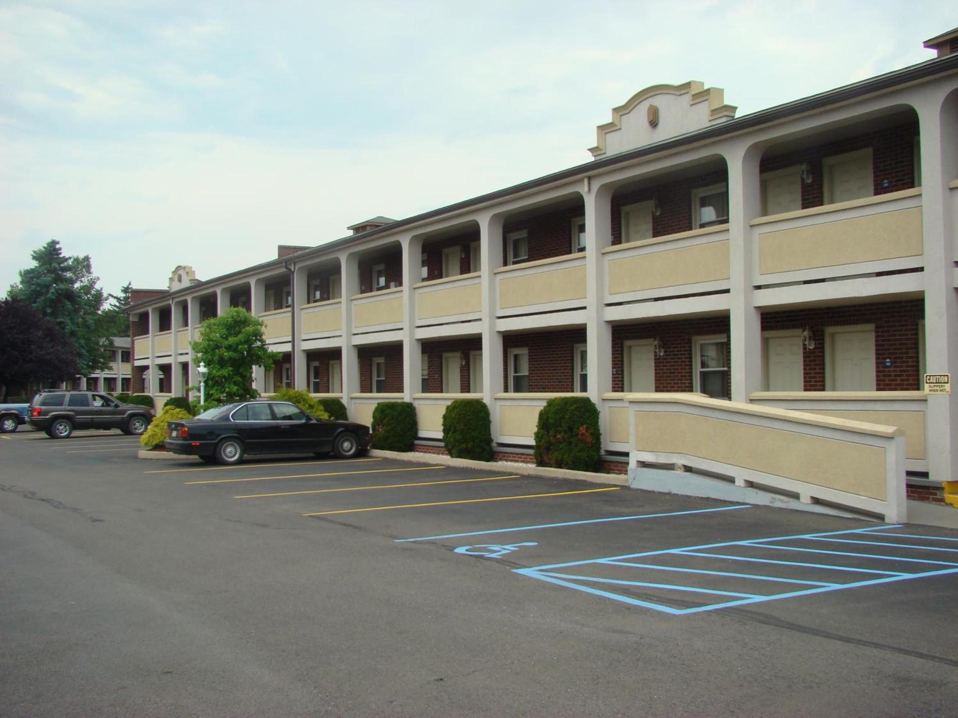 Aderi Hotel Lewisburg photo 37