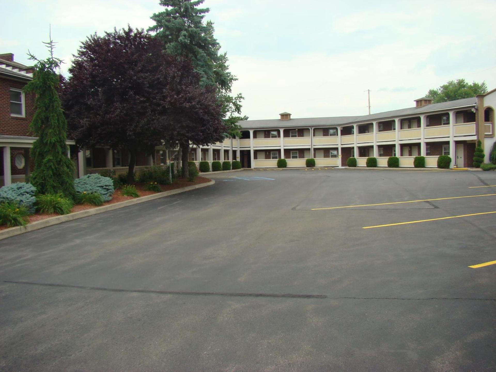 Aderi Hotel Lewisburg photo 35