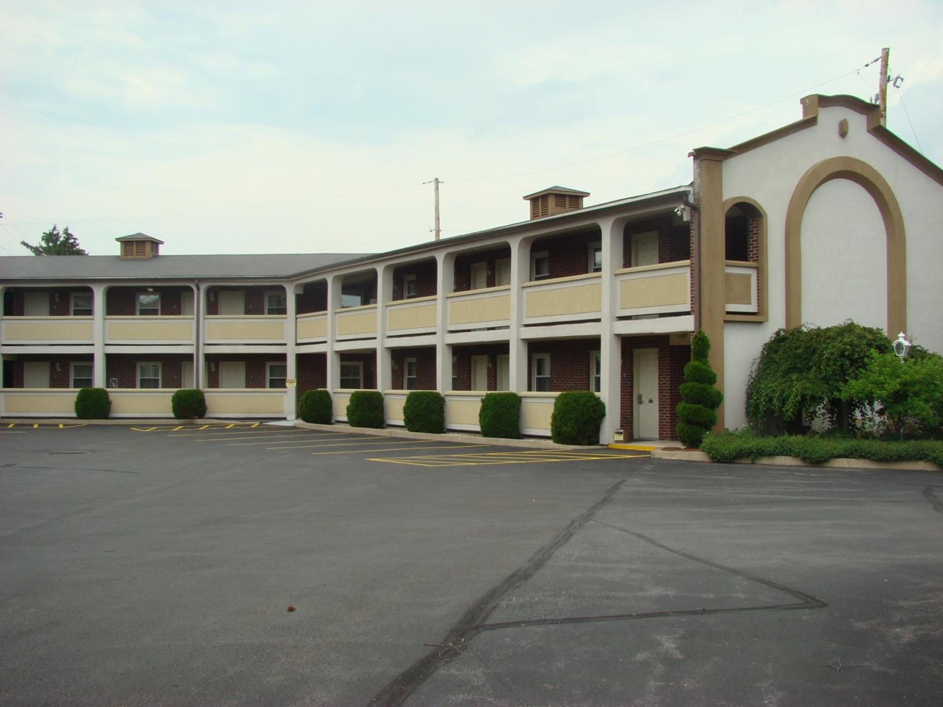 Aderi Hotel Lewisburg photo 4