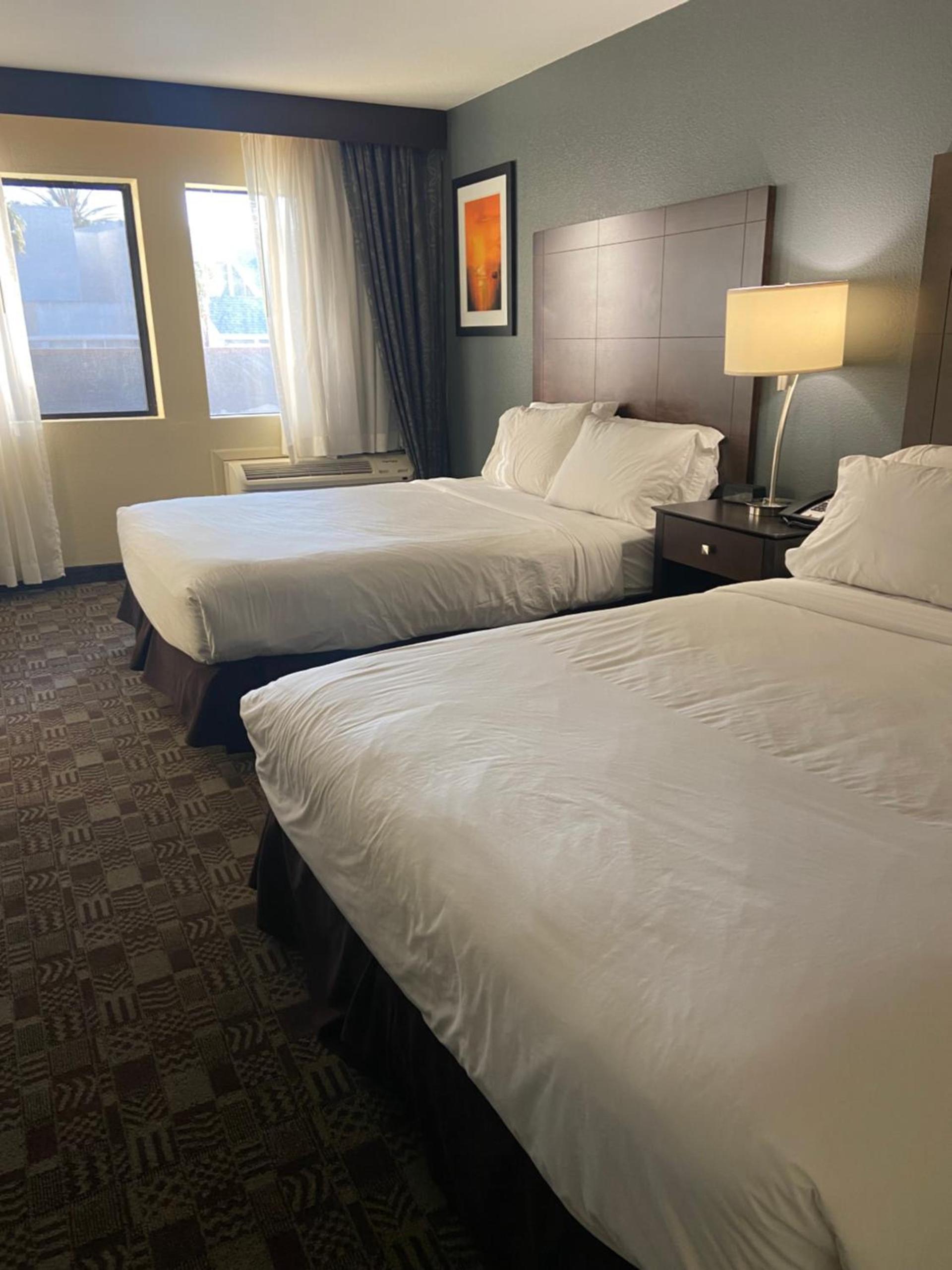 Holiday Inn Express Hotel & Suites Solana Beach-Del Mar by IHG photo 18