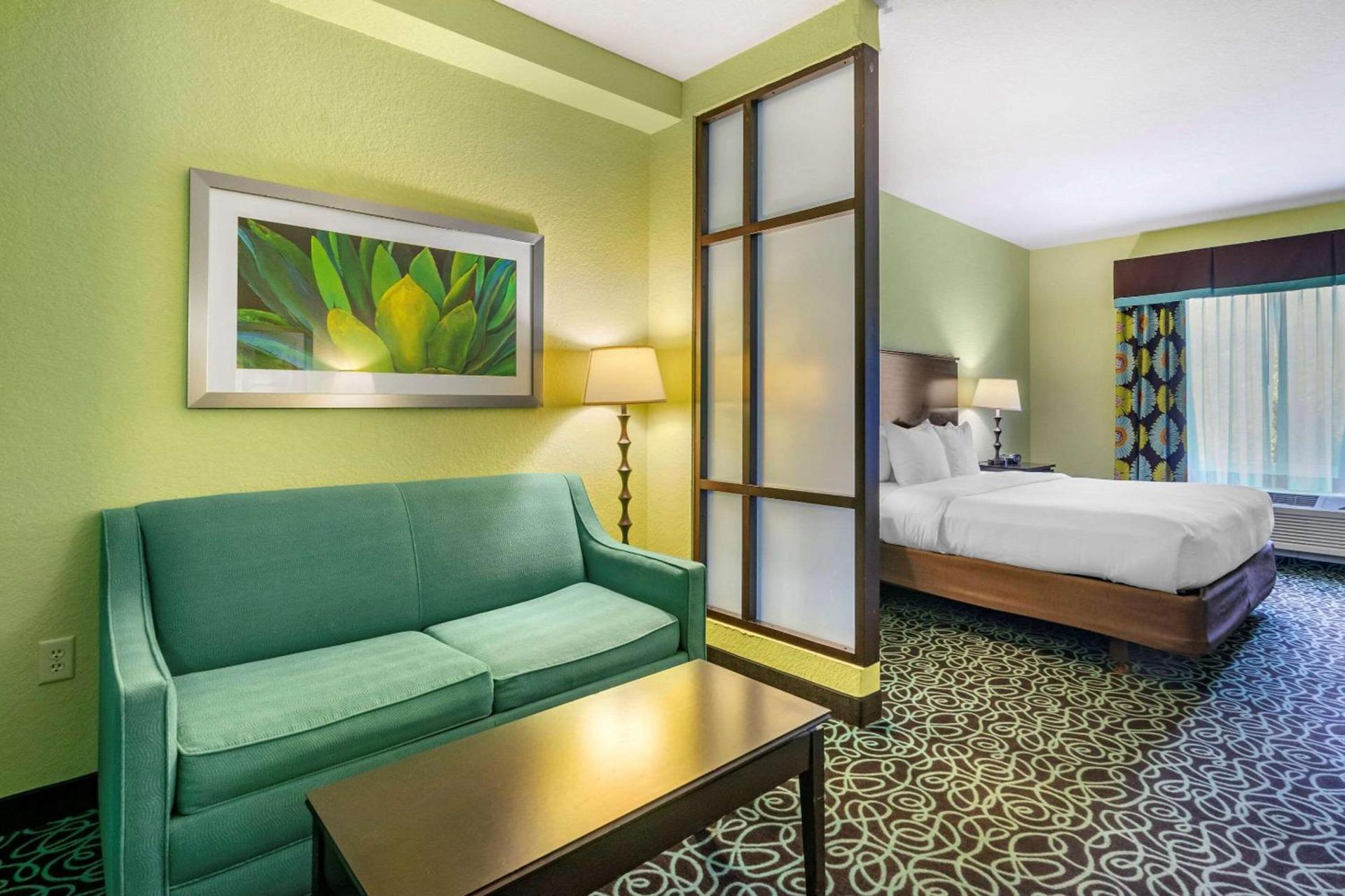 Hampton Inn by Hilton Tampa Fairgrounds Casino photo 10