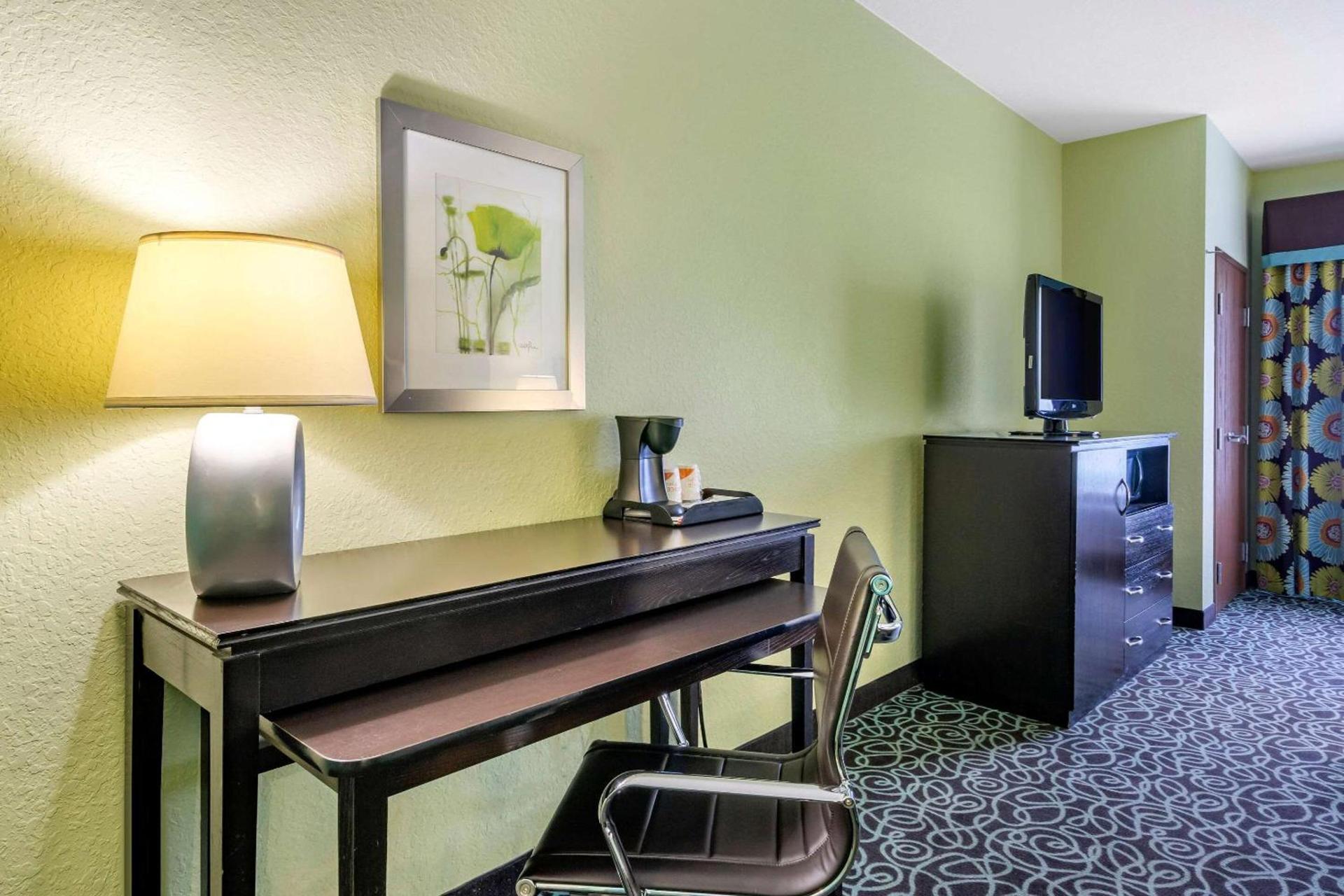 Hampton Inn by Hilton Tampa Fairgrounds Casino photo 18