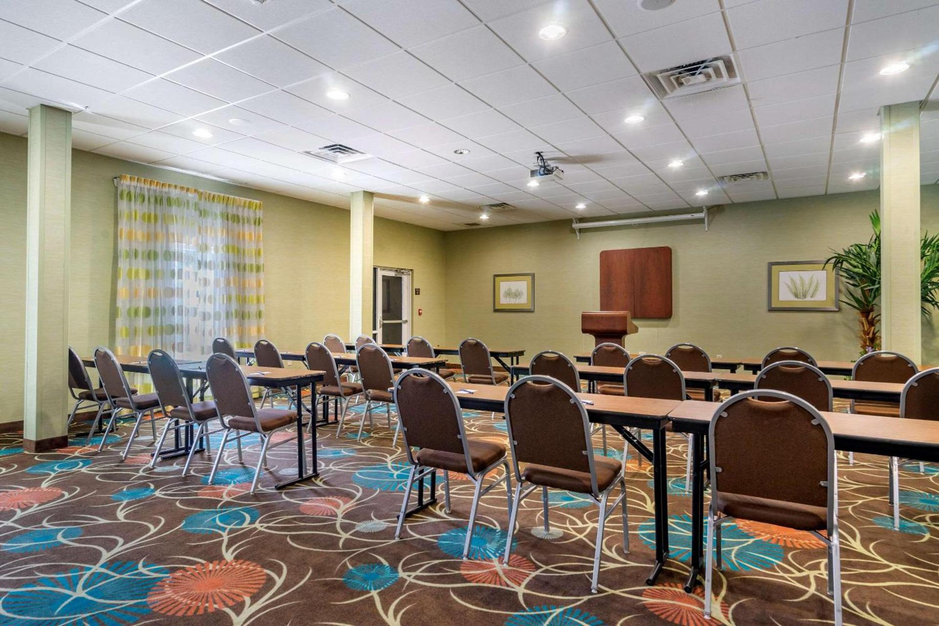 Hampton Inn by Hilton Tampa Fairgrounds Casino photo 24