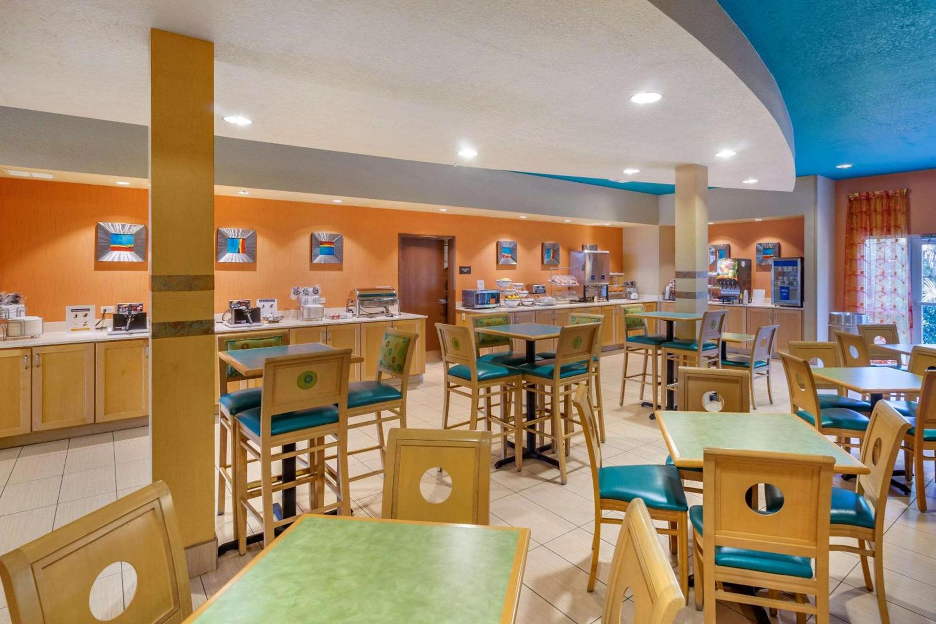 Hampton Inn by Hilton Tampa Fairgrounds Casino photo 26