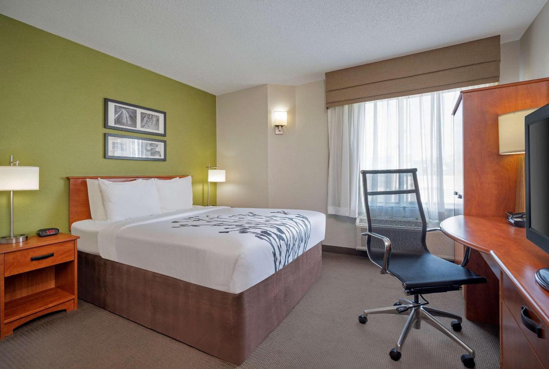 Sleep Inn Midway Airport photo 22