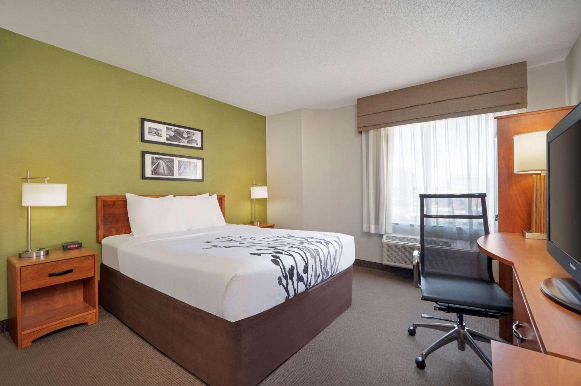 Sleep Inn Midway Airport photo 21