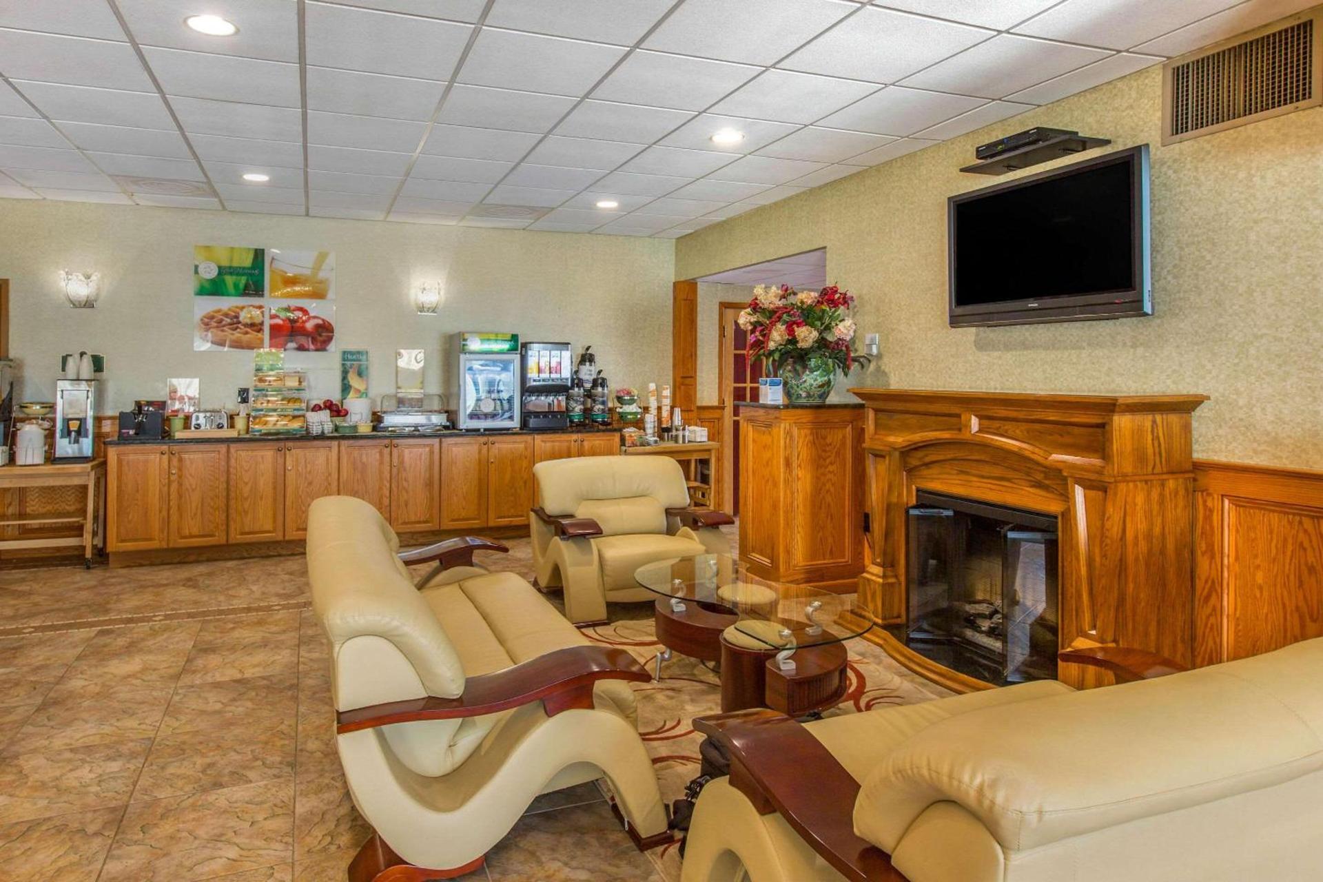 Quality Inn Ledgewood - Dover photo 4
