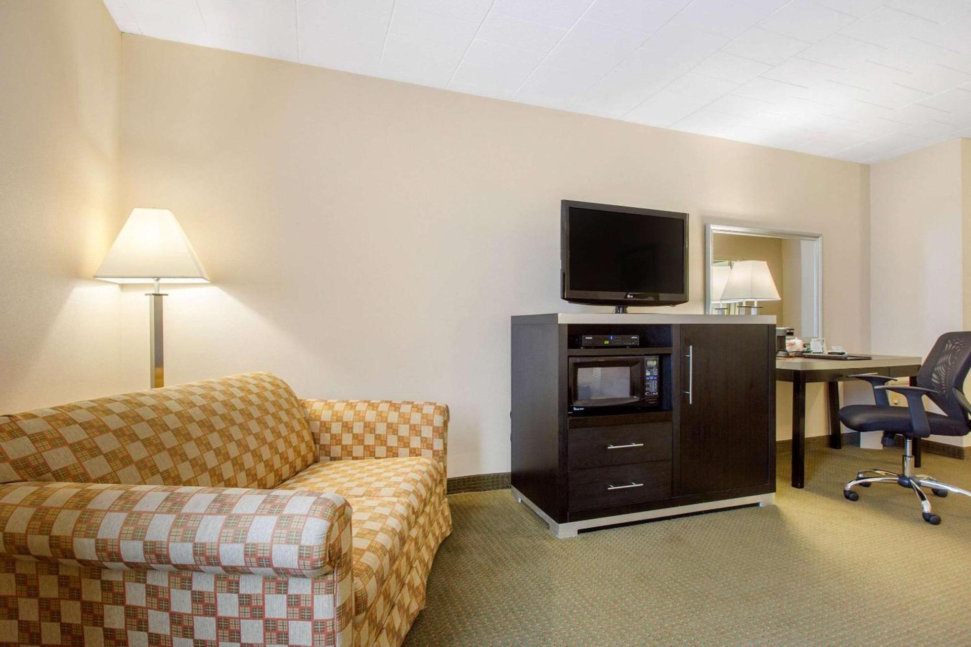Quality Inn Ledgewood - Dover photo 11