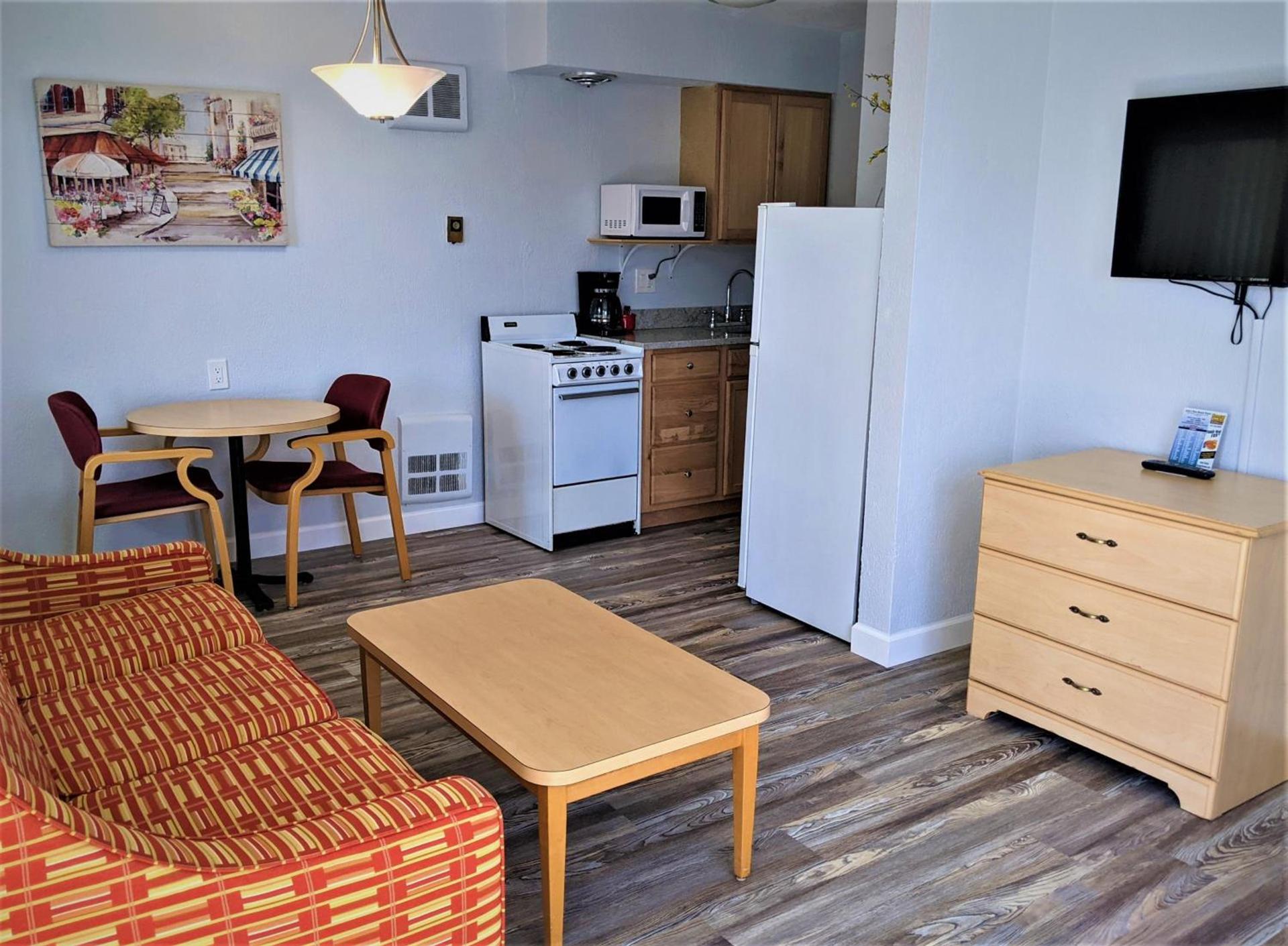 Johns Pass Beach Motel photo 70