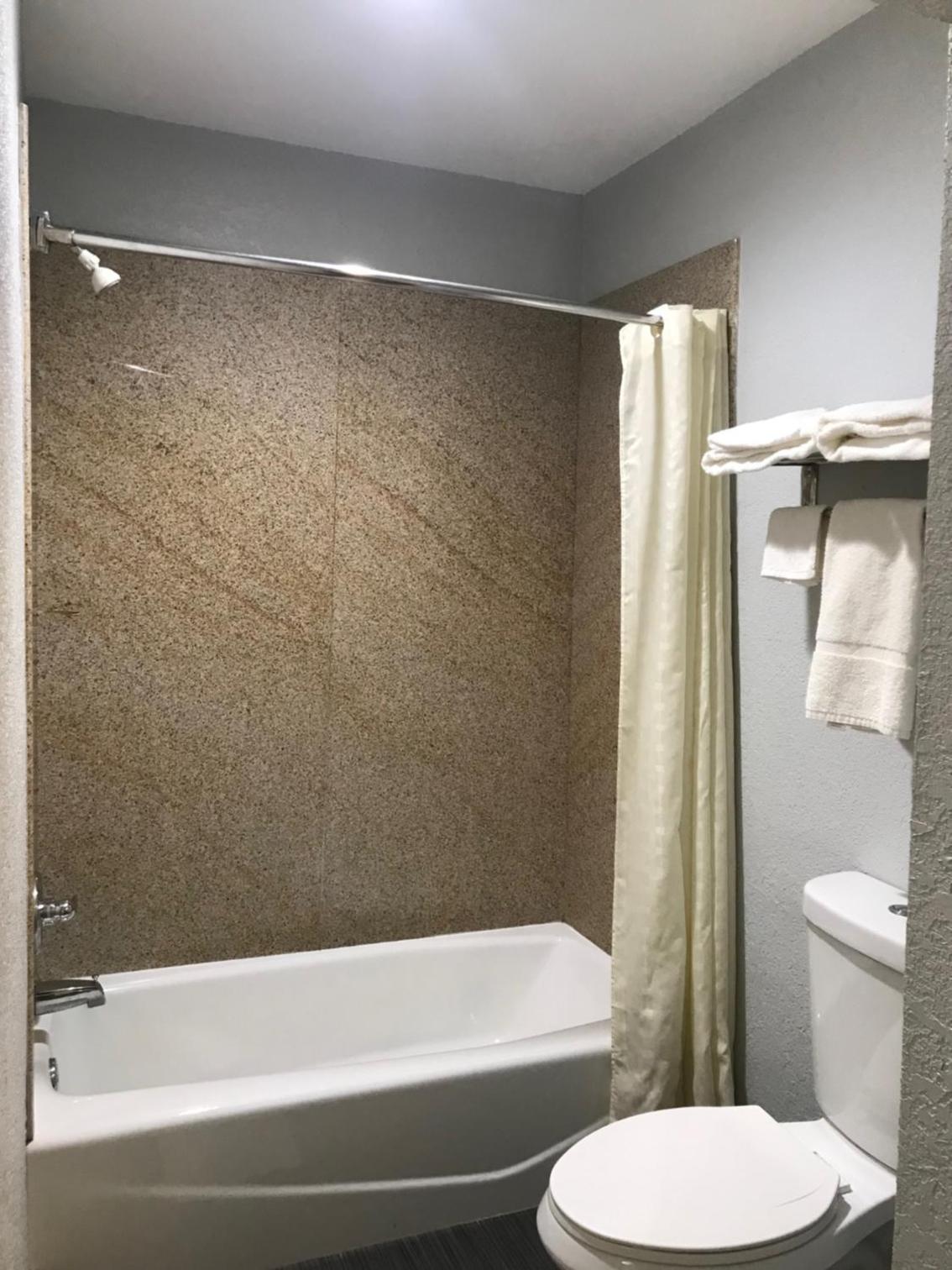 Walnut Inn - Checotah photo 16