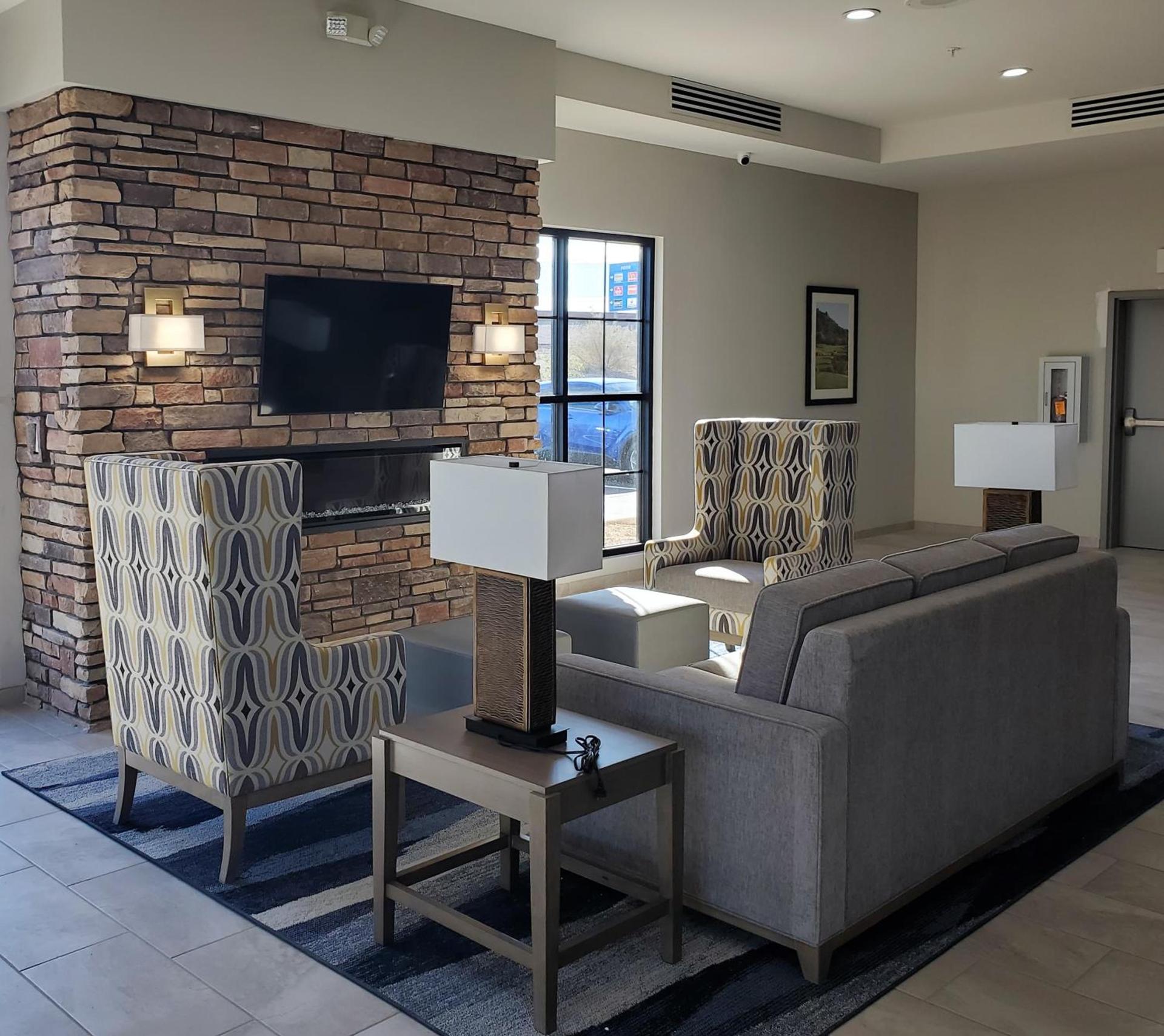 Comfort Suites Scottsdale Talking Stick Entertainment District photo 40