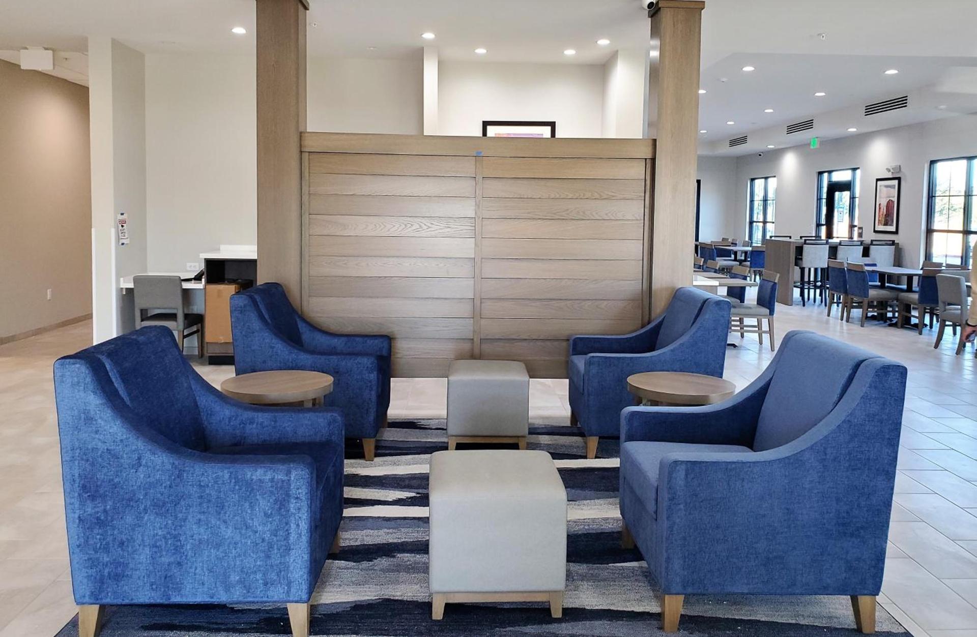 Comfort Suites Scottsdale Talking Stick Entertainment District photo 37