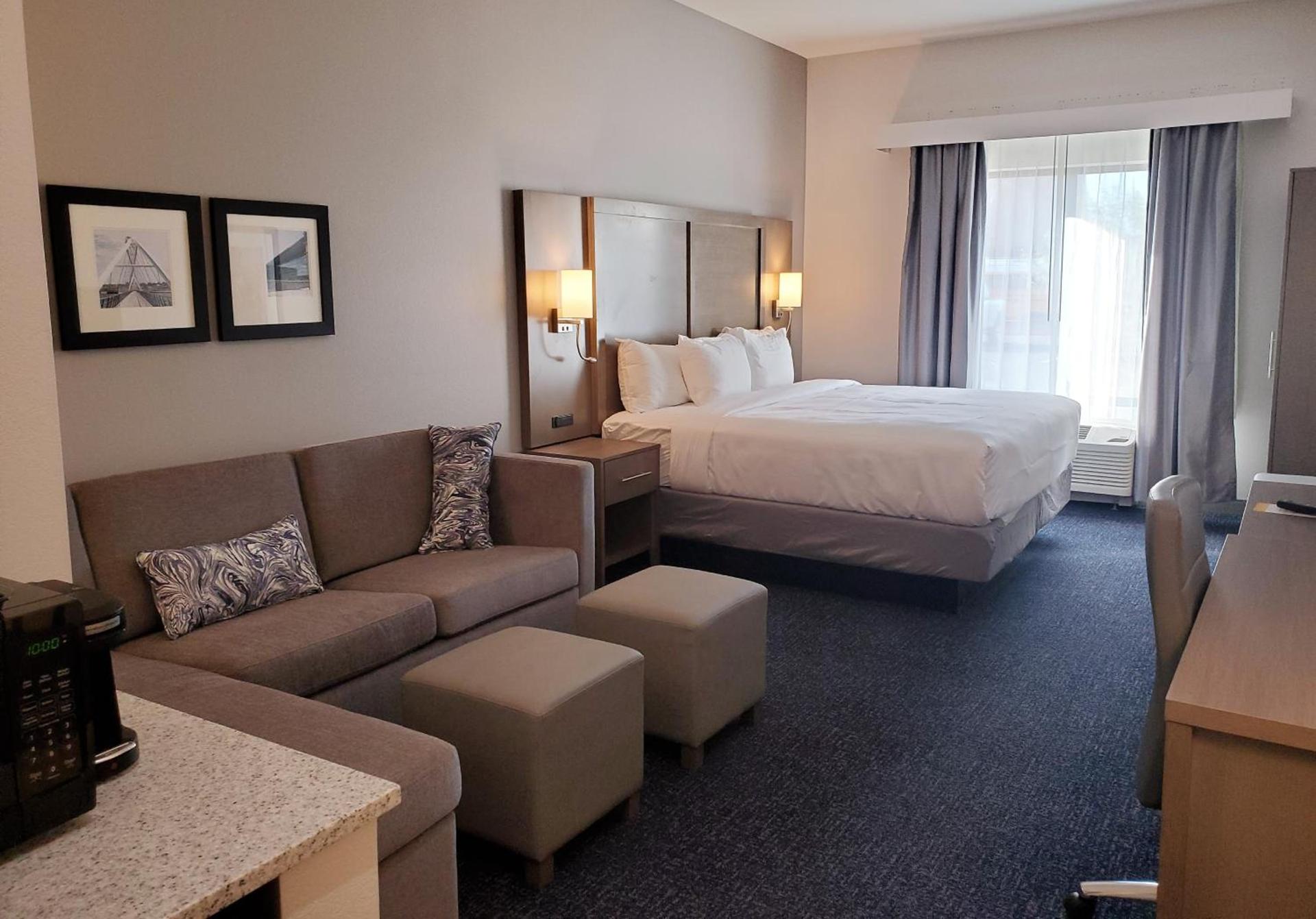Comfort Suites Scottsdale Talking Stick Entertainment District photo 36