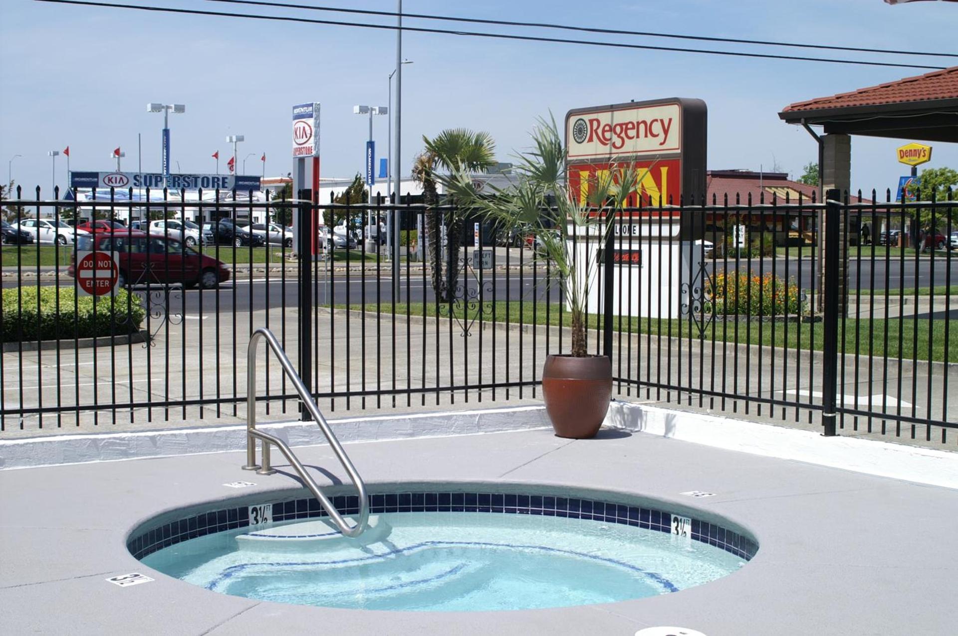 Travelodge by Wyndham Vallejo photo 2