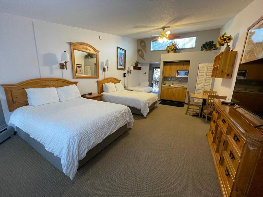 Tyrolean Lodge photo 90