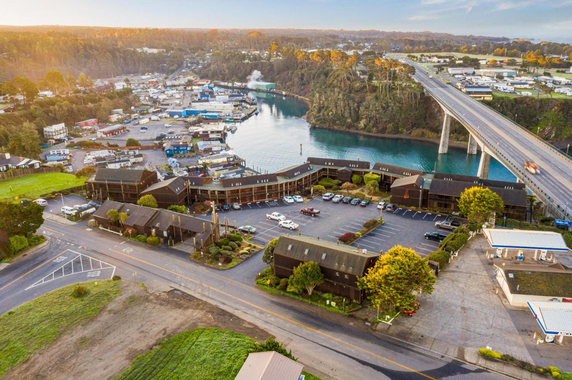 Harbor Lite Lodge photo 5