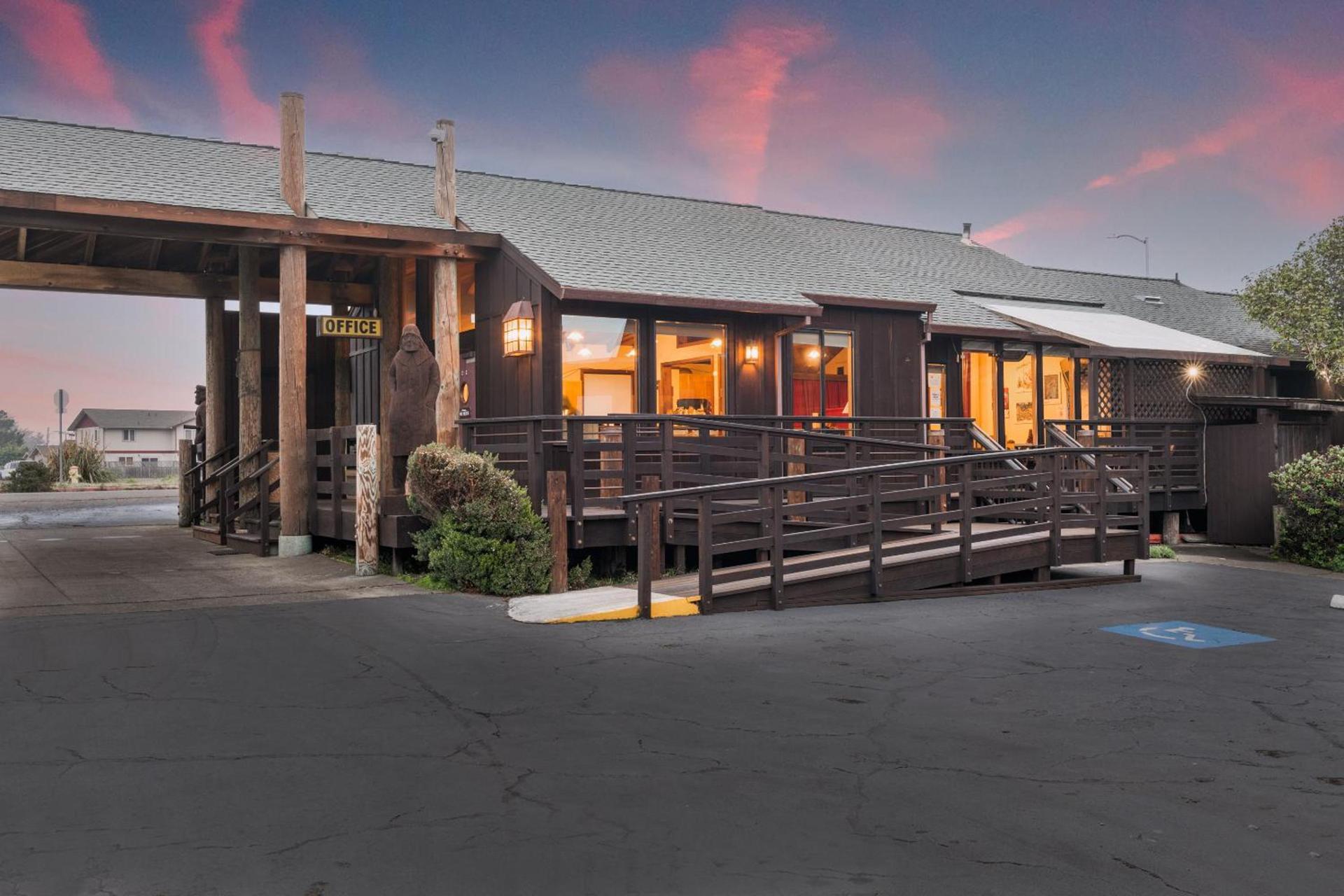 Harbor Lite Lodge photo 11