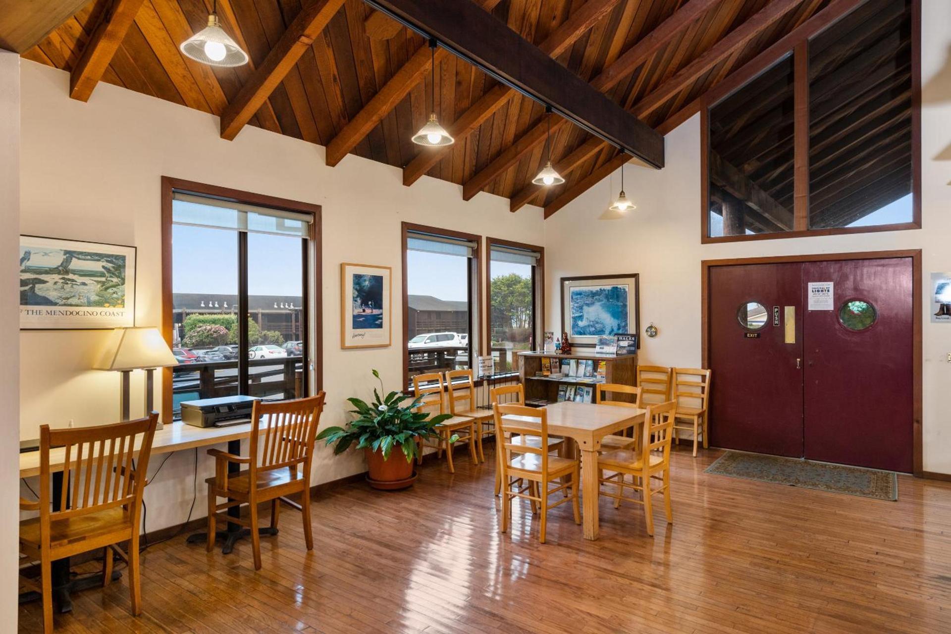 Harbor Lite Lodge photo 18