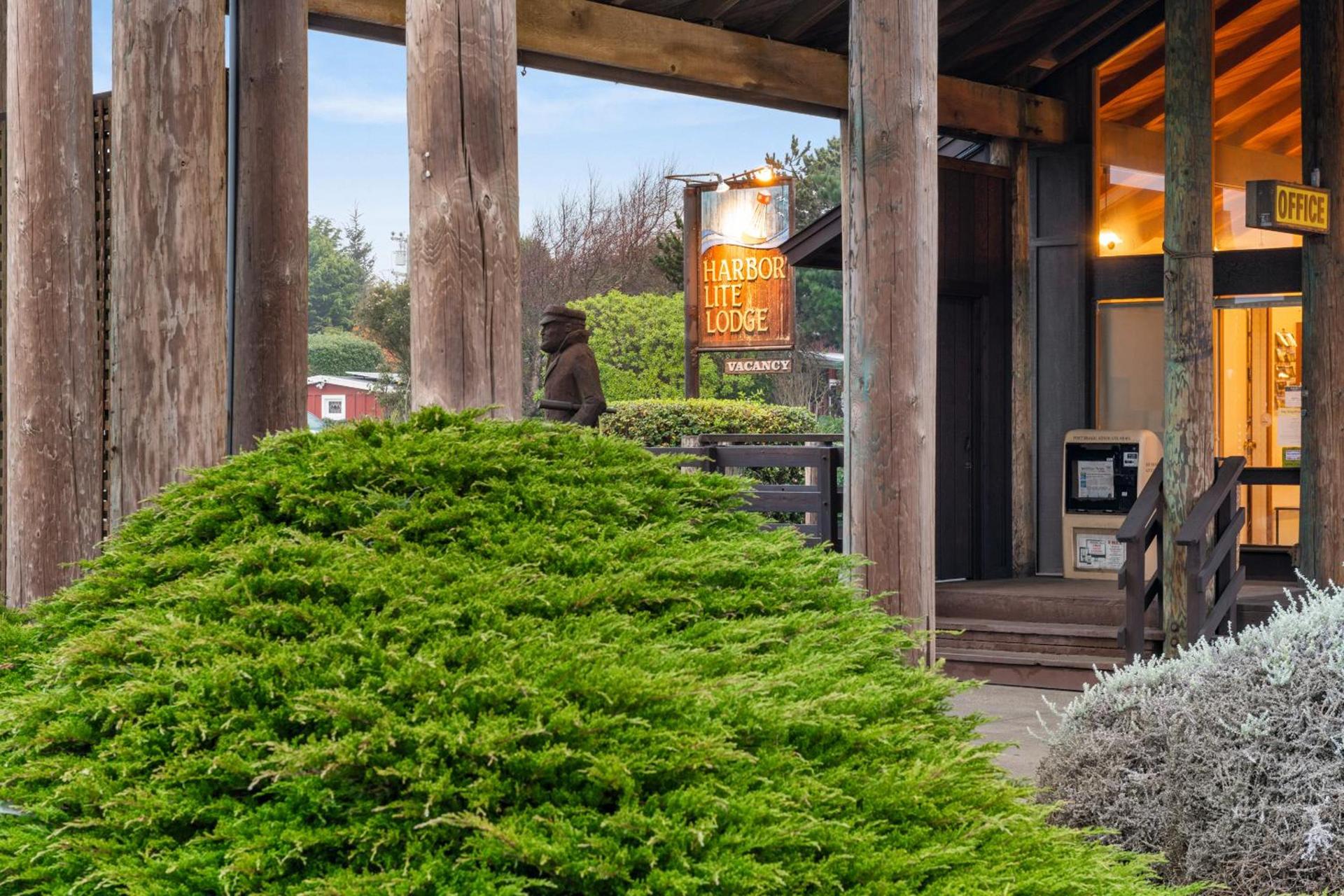 Harbor Lite Lodge photo 12