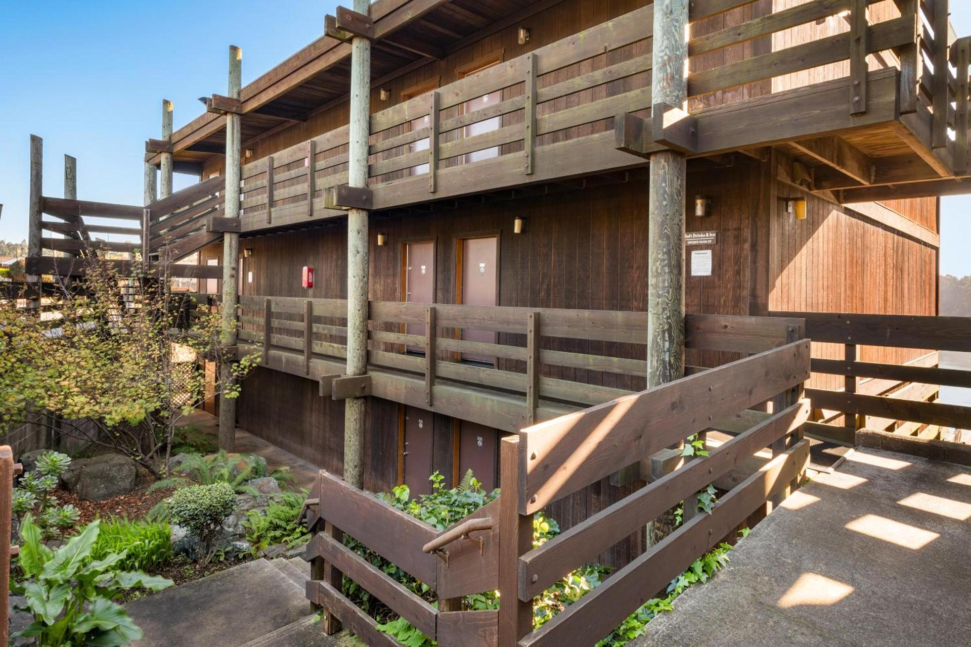 Harbor Lite Lodge photo 30