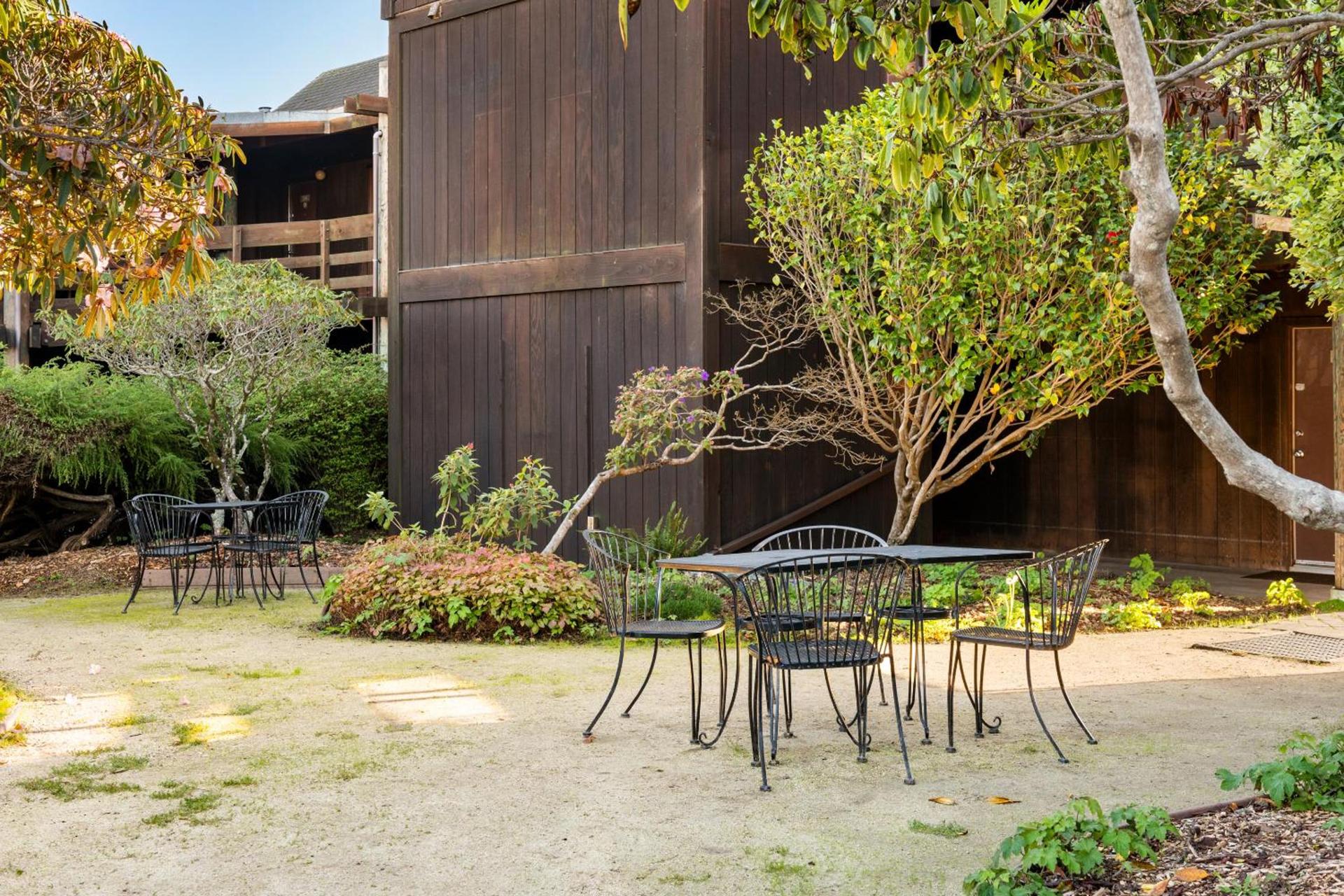 Harbor Lite Lodge photo 33