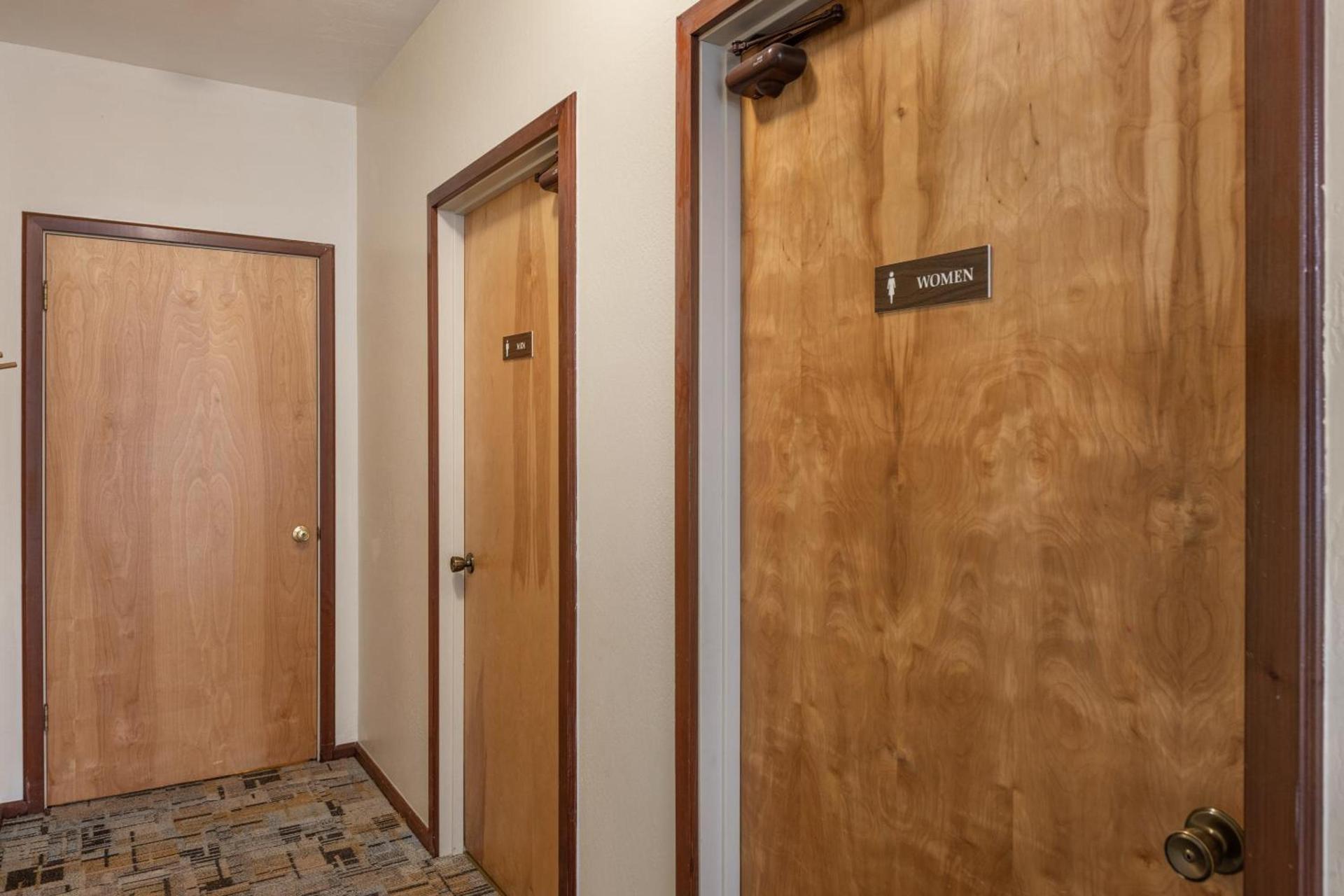Harbor Lite Lodge photo 55
