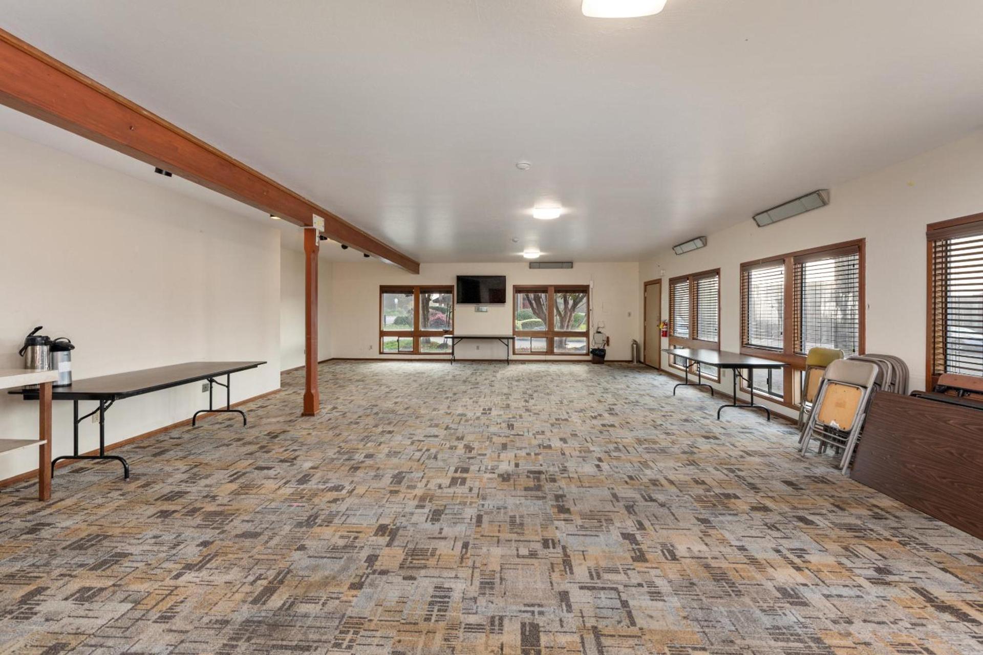 Harbor Lite Lodge photo 51
