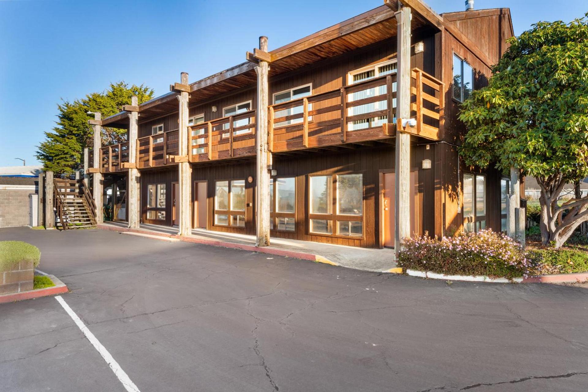 Harbor Lite Lodge photo 60