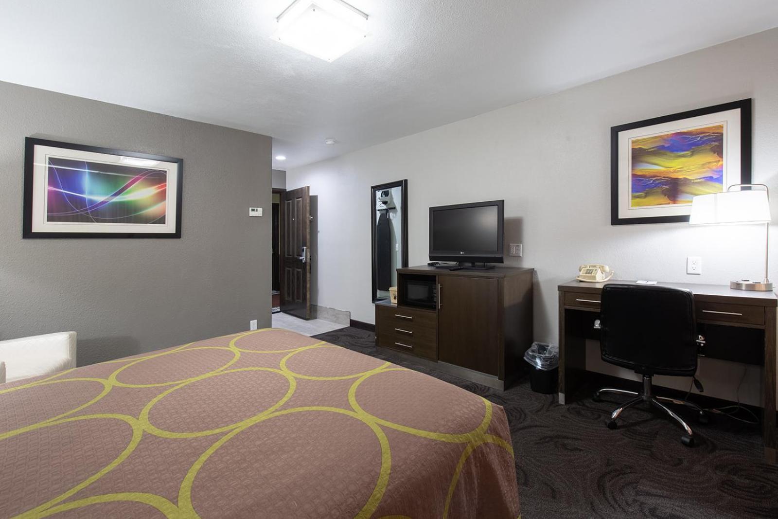Super 8 by Wyndham Eureka photo 11
