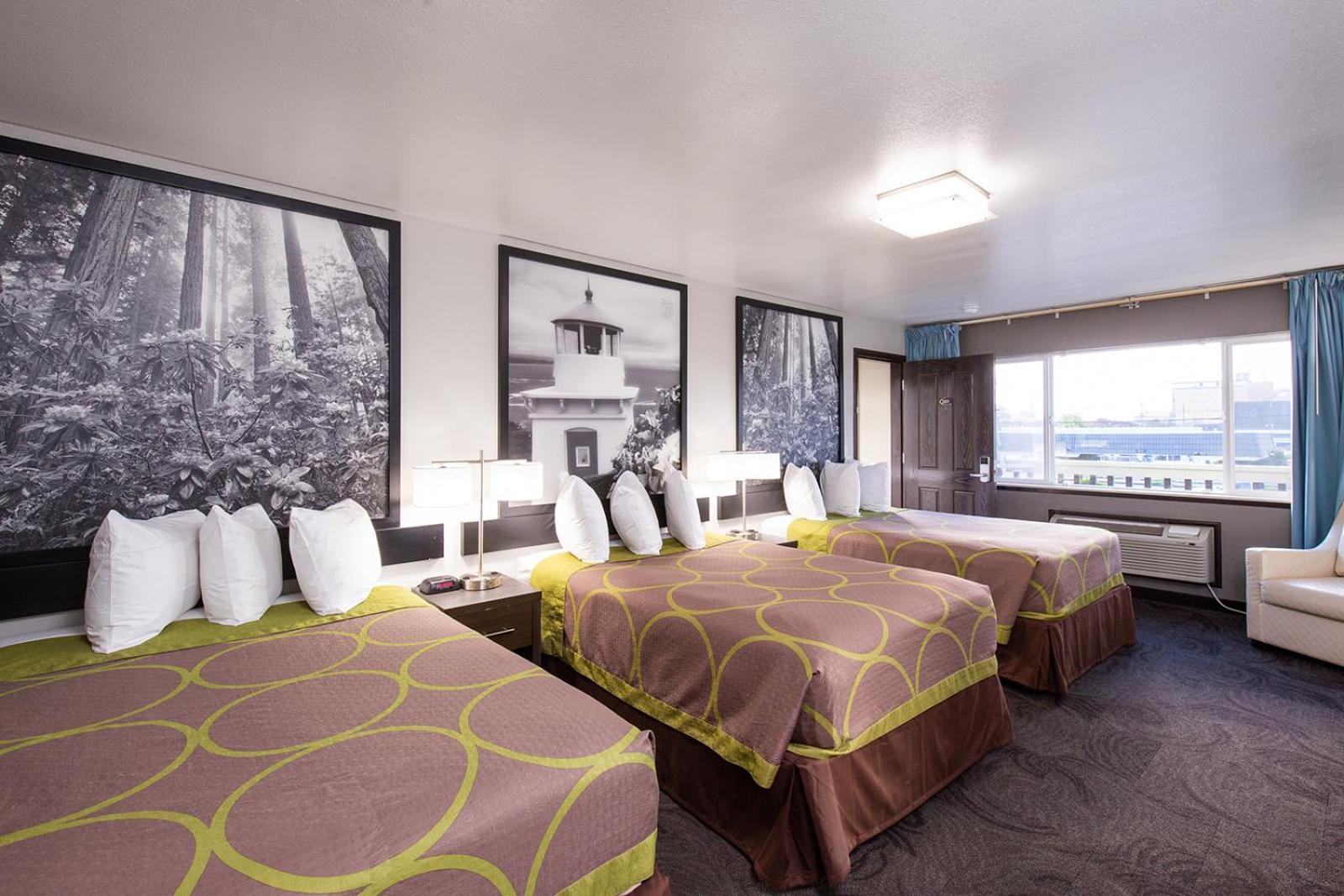 Super 8 by Wyndham Eureka photo 16
