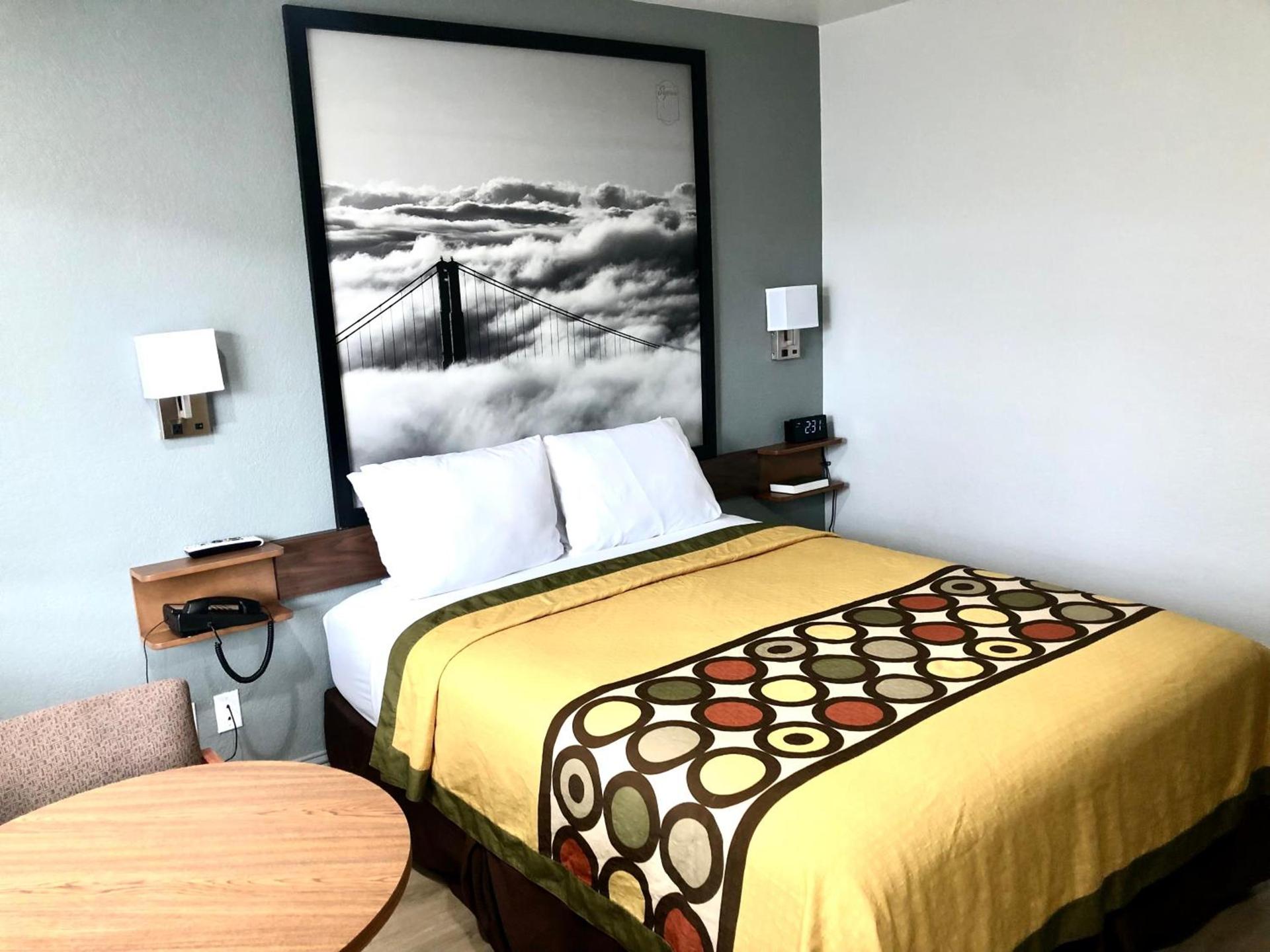 Super 8 by Wyndham Fort Bragg photo 50