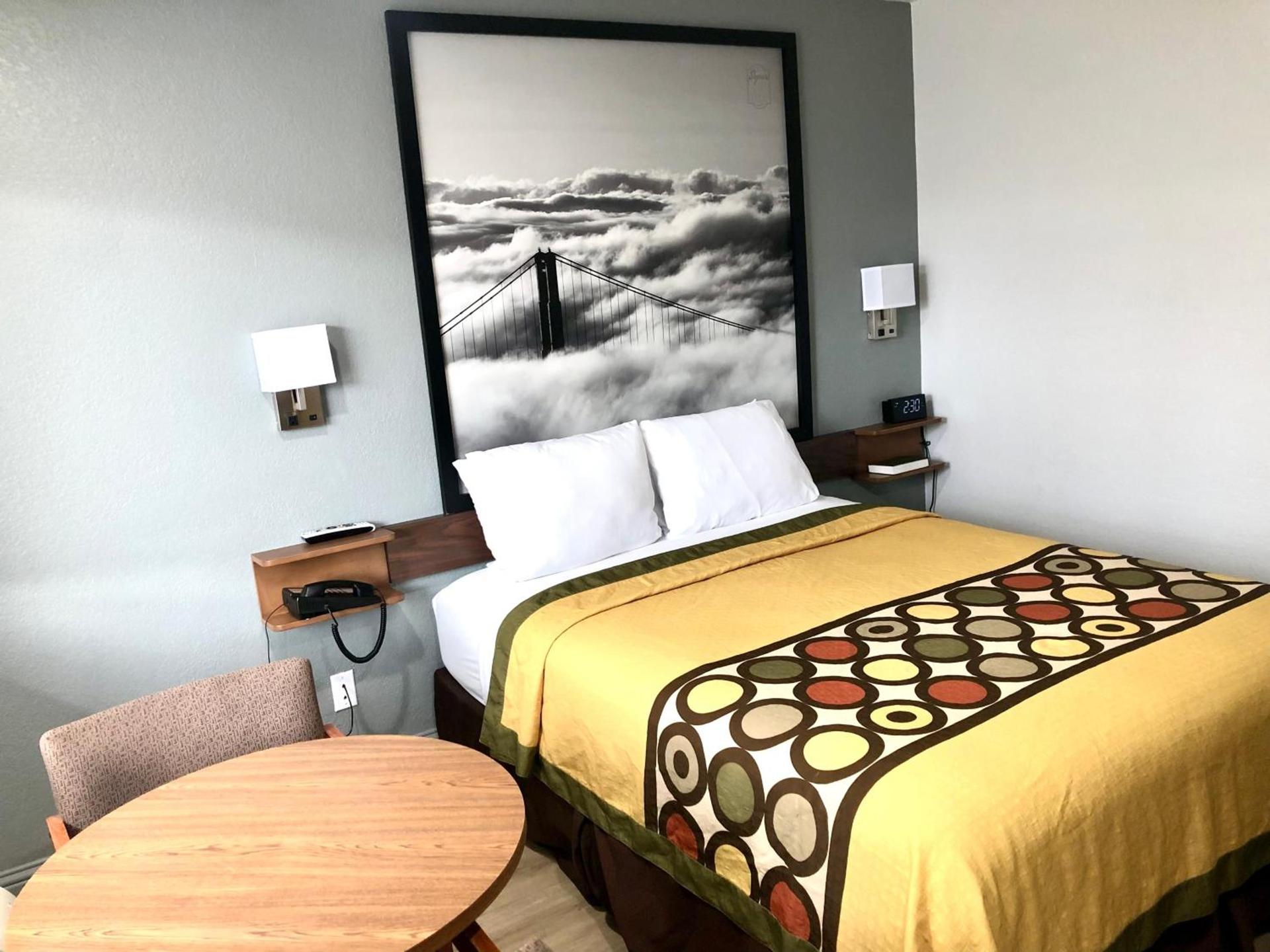 Super 8 by Wyndham Fort Bragg photo 49