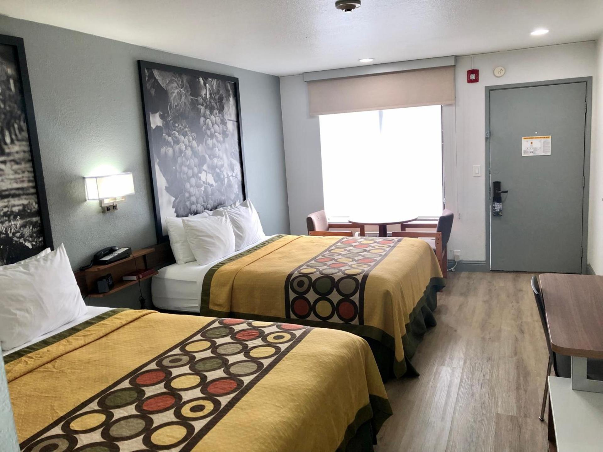 Super 8 by Wyndham Fort Bragg photo 84