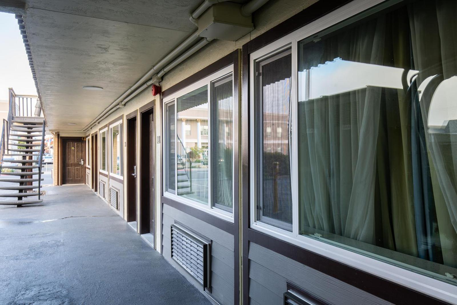 Super 8 by Wyndham Eureka photo 32