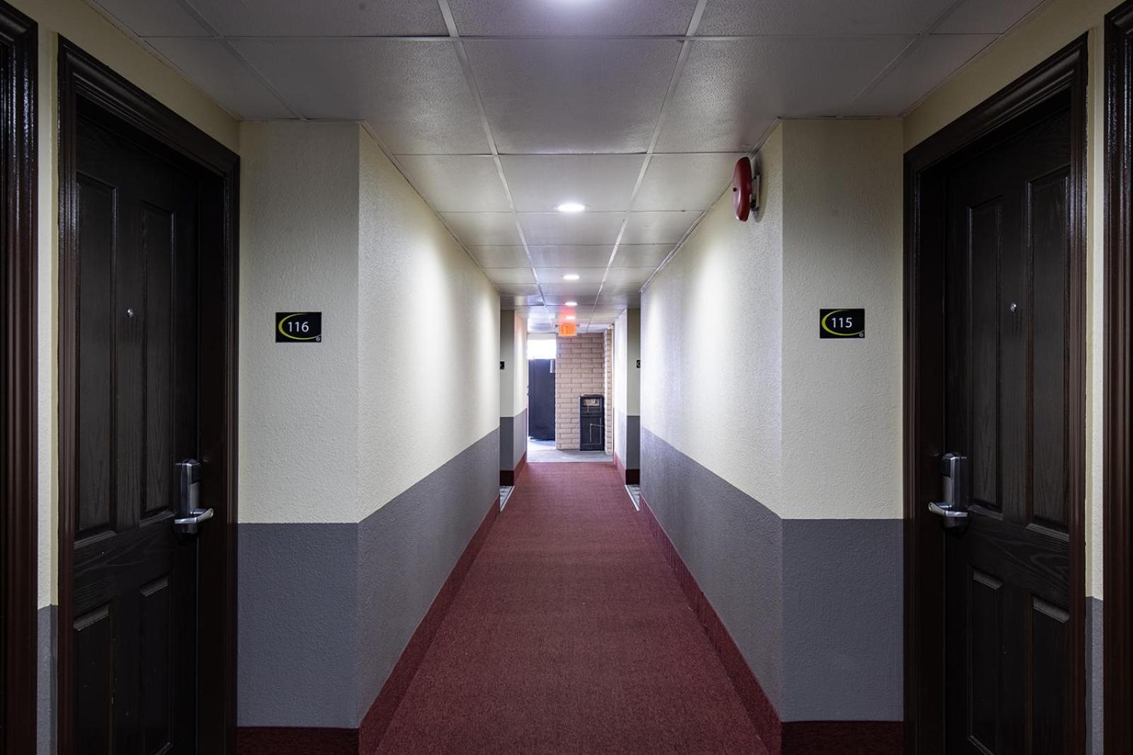 Super 8 by Wyndham Eureka photo 31