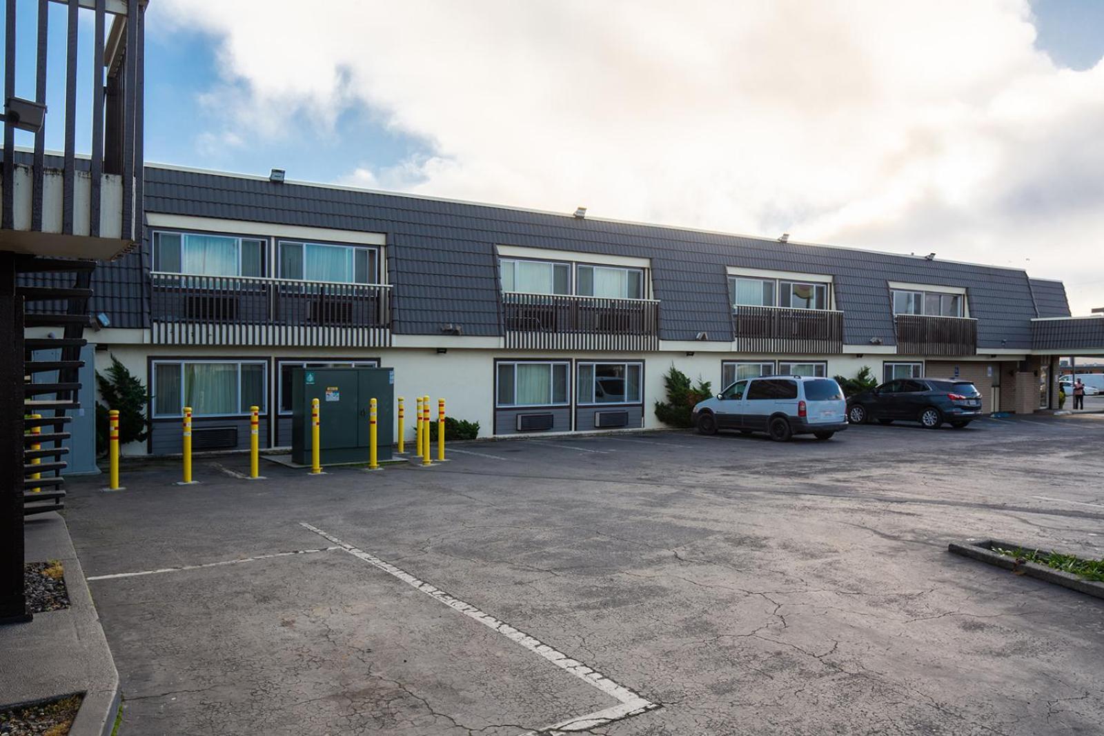 Super 8 by Wyndham Eureka photo 38